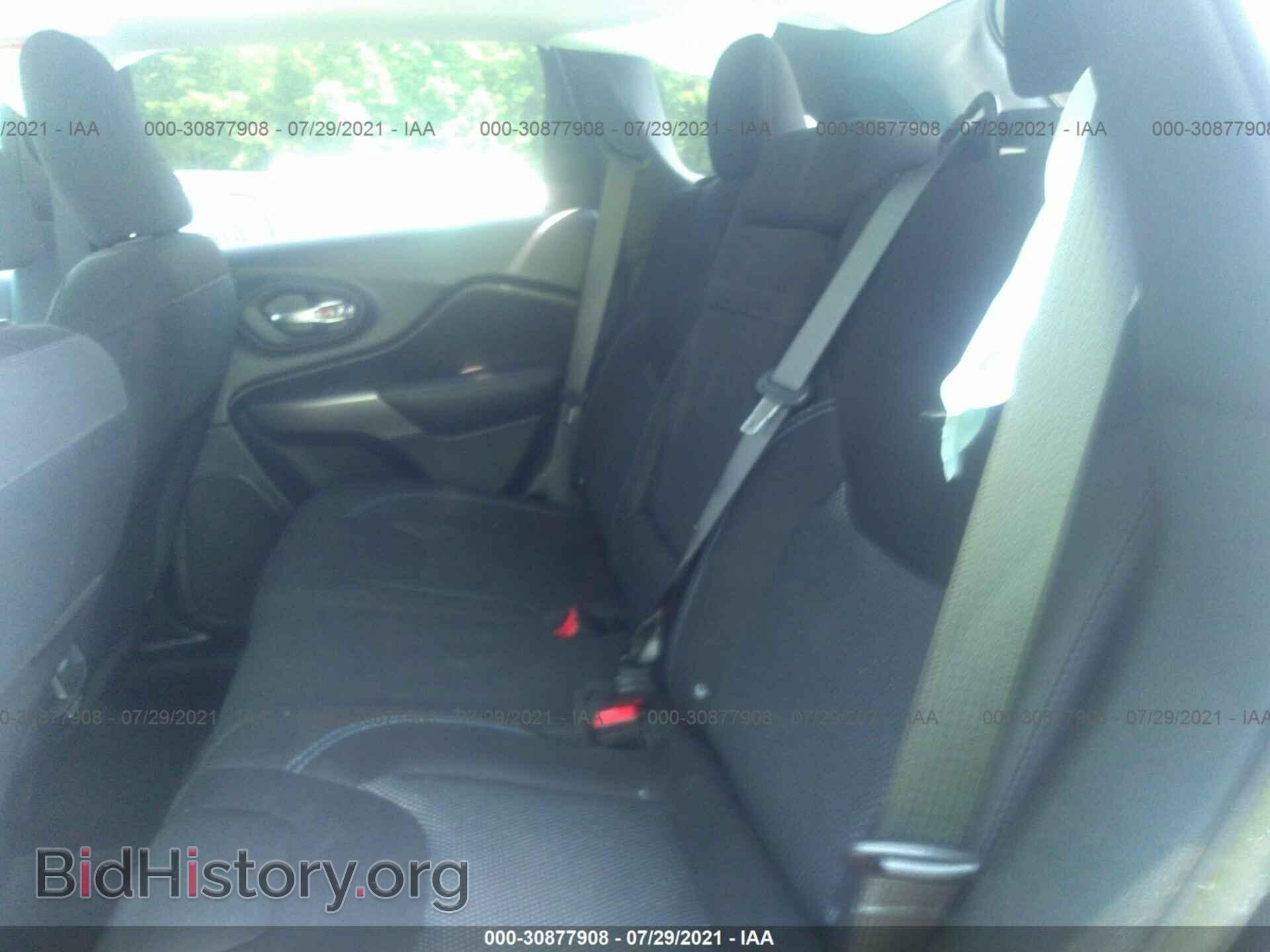 2019 JEEP CHEROKEE - VIN: 1C4PJLCB2KD187280 - Фото 8