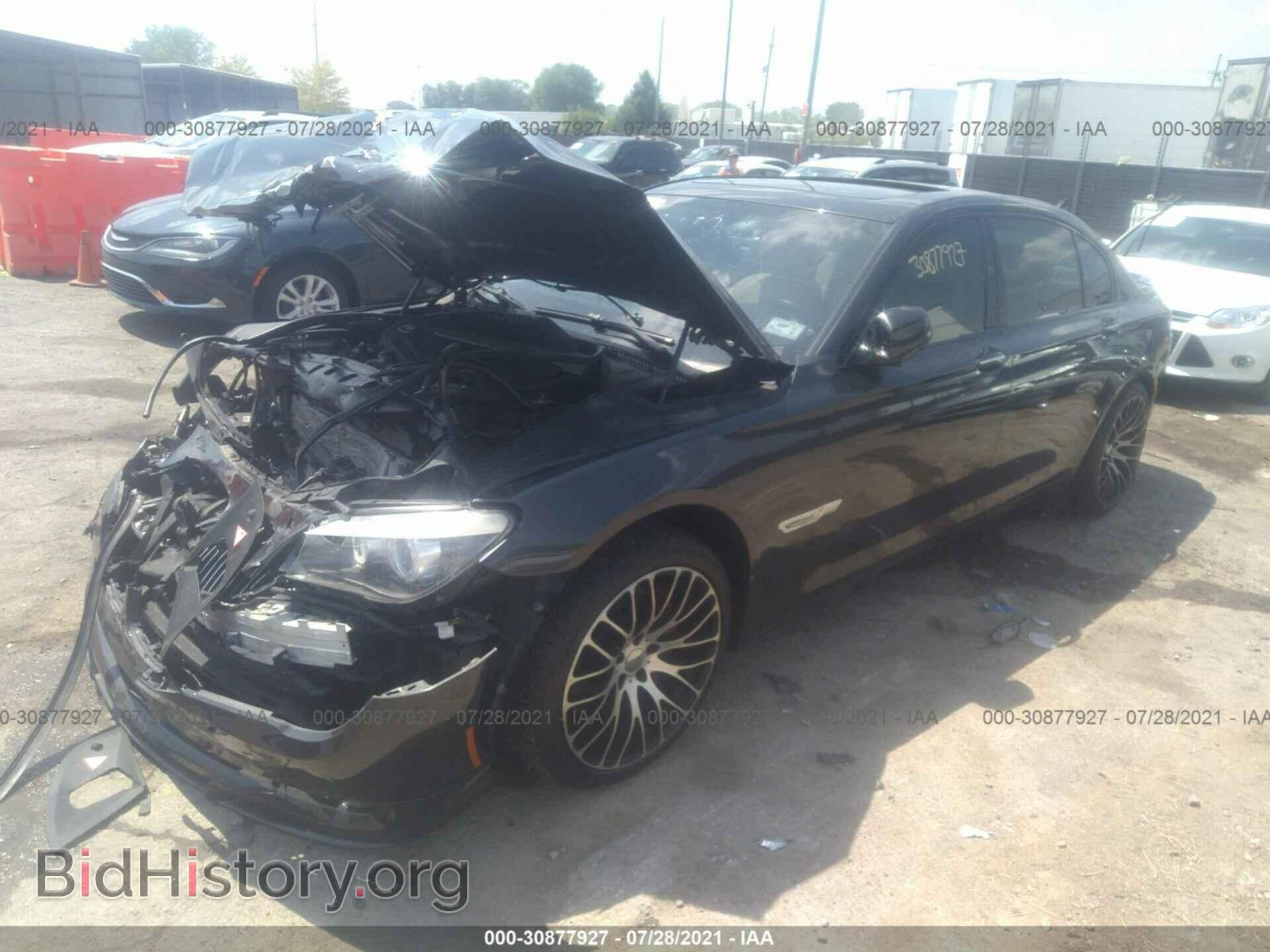 2012 BMW 7 SERIES - VIN: WBAKB8C5XCDX20344 - Фото 2