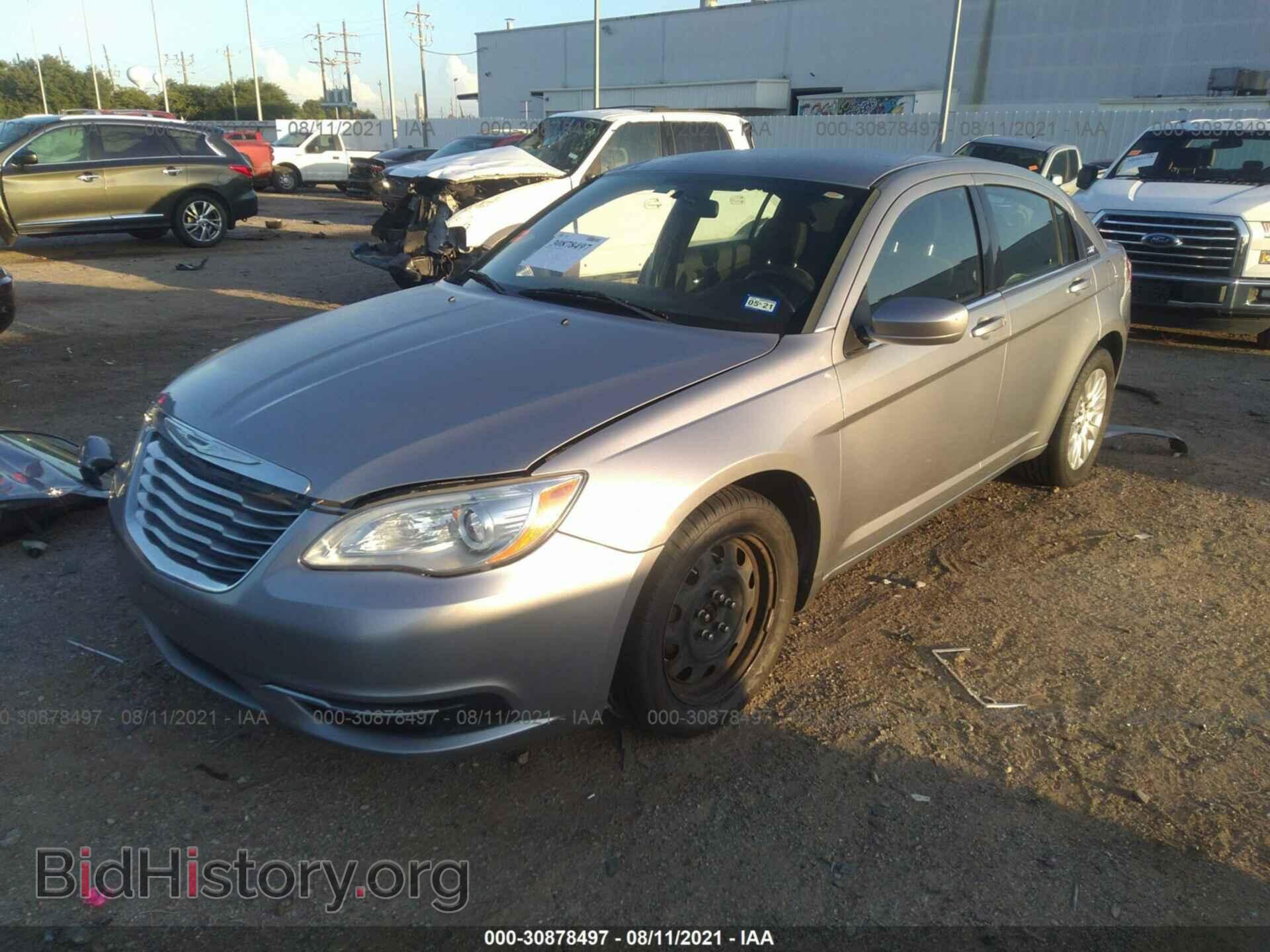 2013 CHRYSLER 200 - VIN: 1C3CCBAB0DN606153 - Фото 2