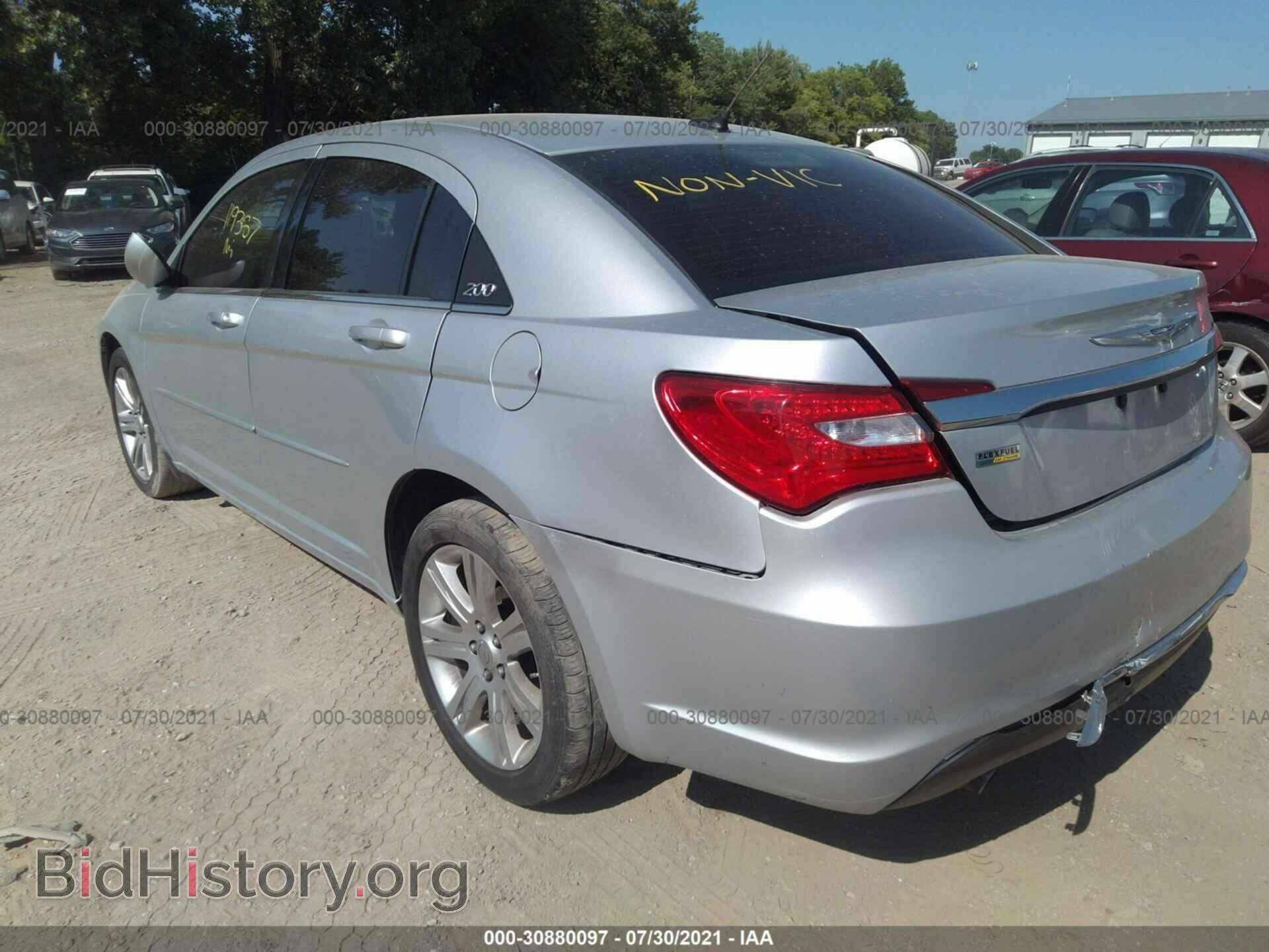 2012 CHRYSLER 200 - VIN: 1C3CCBBG5CN228551 - Фото 3