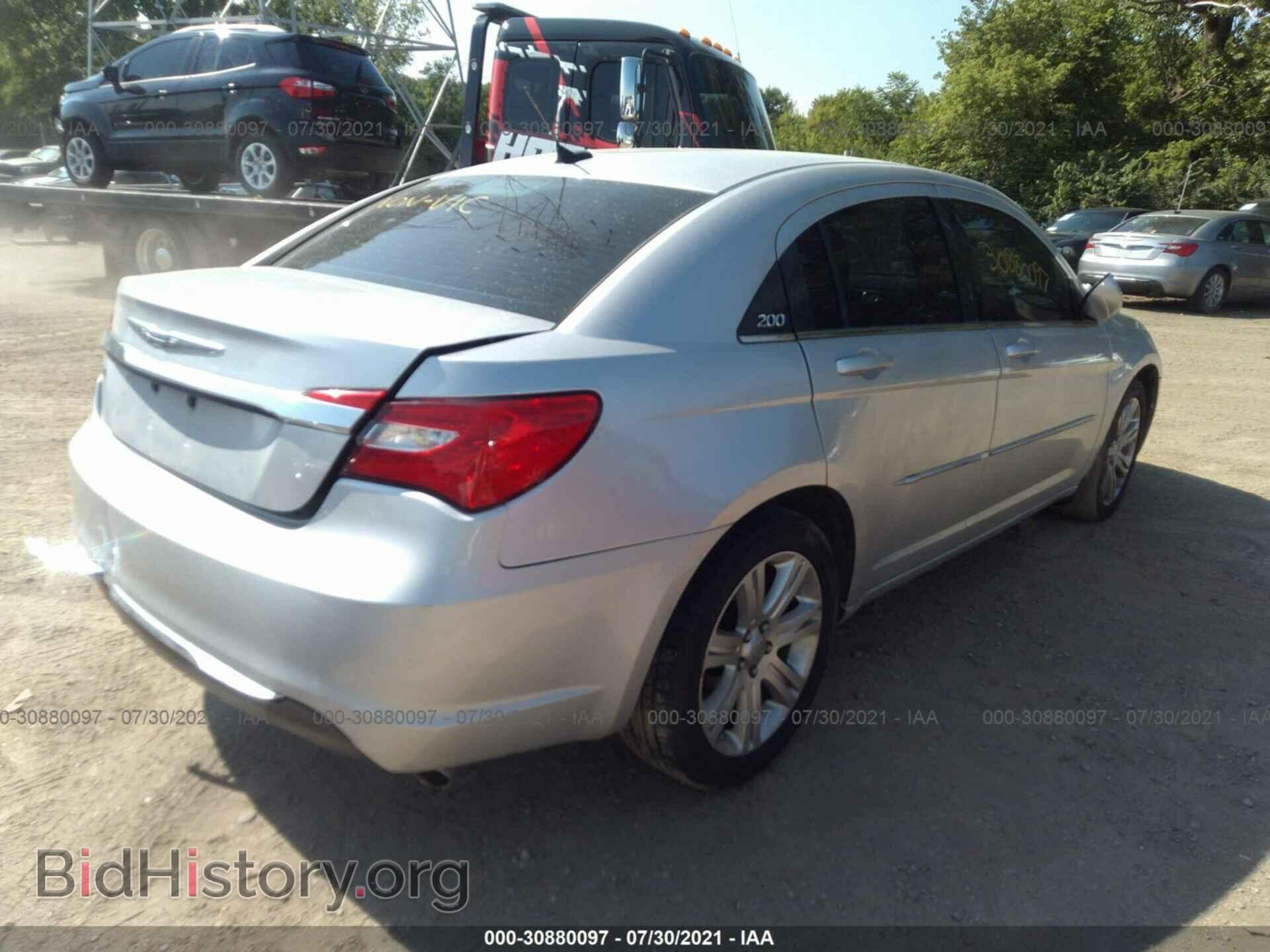 2012 CHRYSLER 200 - VIN: 1C3CCBBG5CN228551 - Фото 4