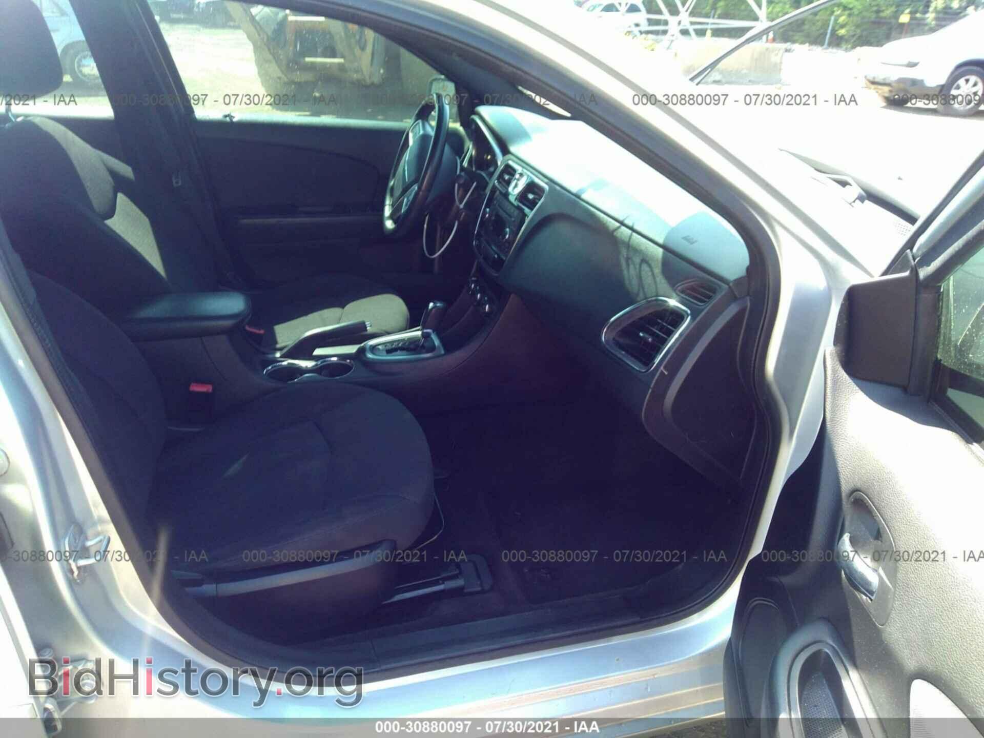 2012 CHRYSLER 200 - VIN: 1C3CCBBG5CN228551 - Фото 5