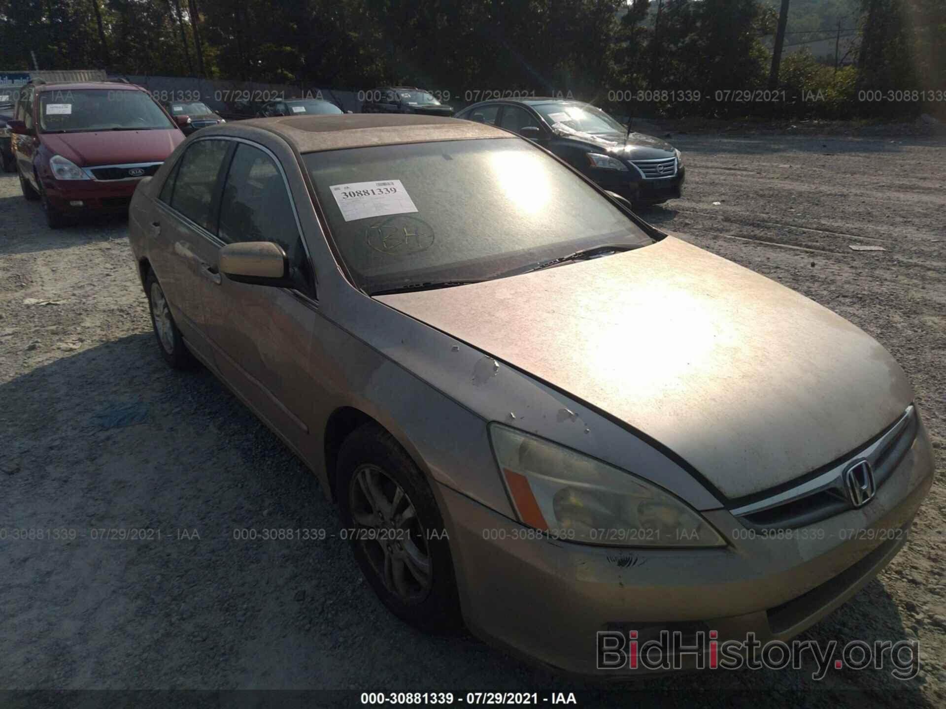 Photo 1HGCM56726A042631 - HONDA ACCORD SDN 2006