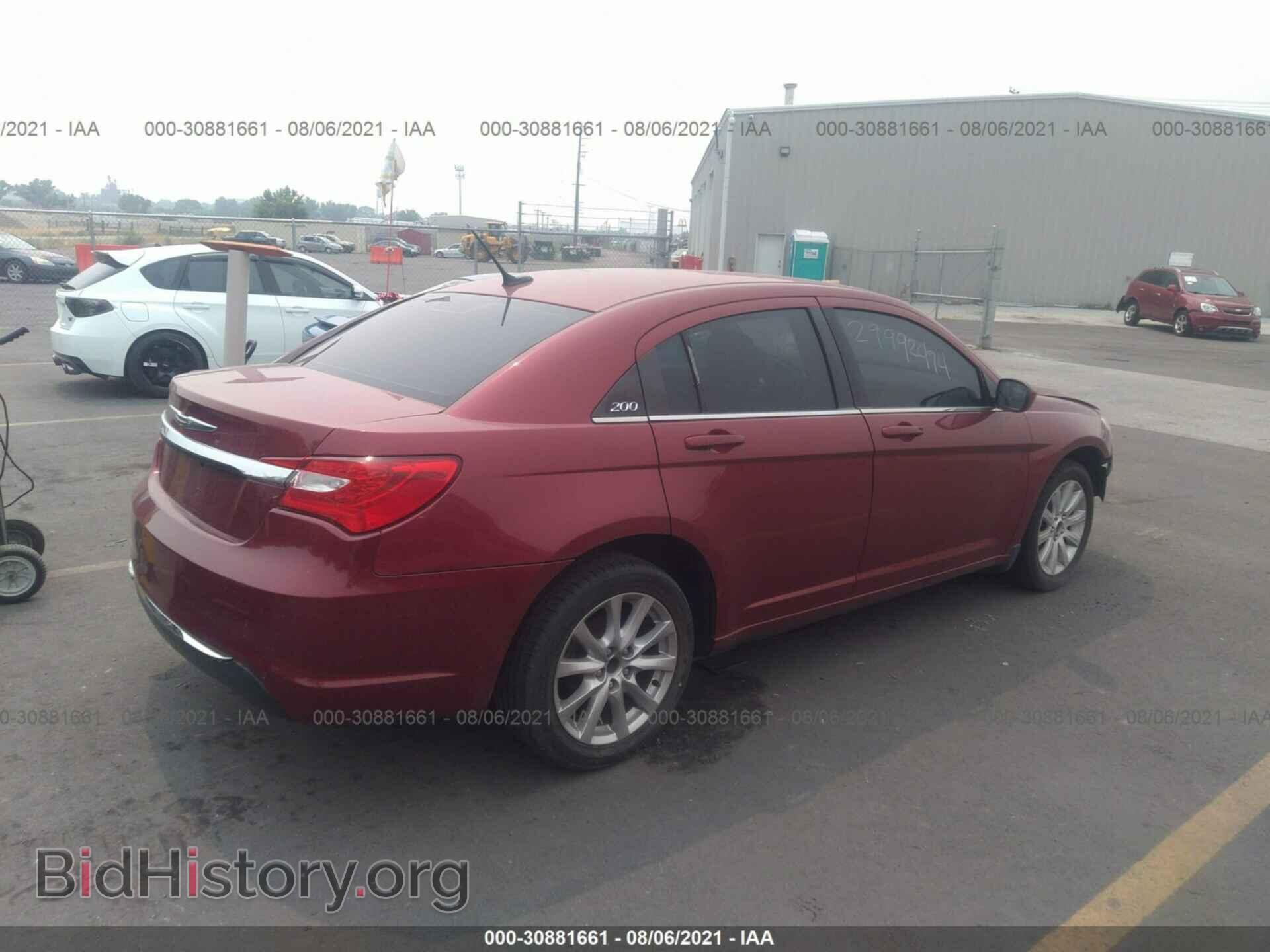 2012 CHRYSLER 200 - VIN: 1C3CCBBB1CN106659 - Фото 4