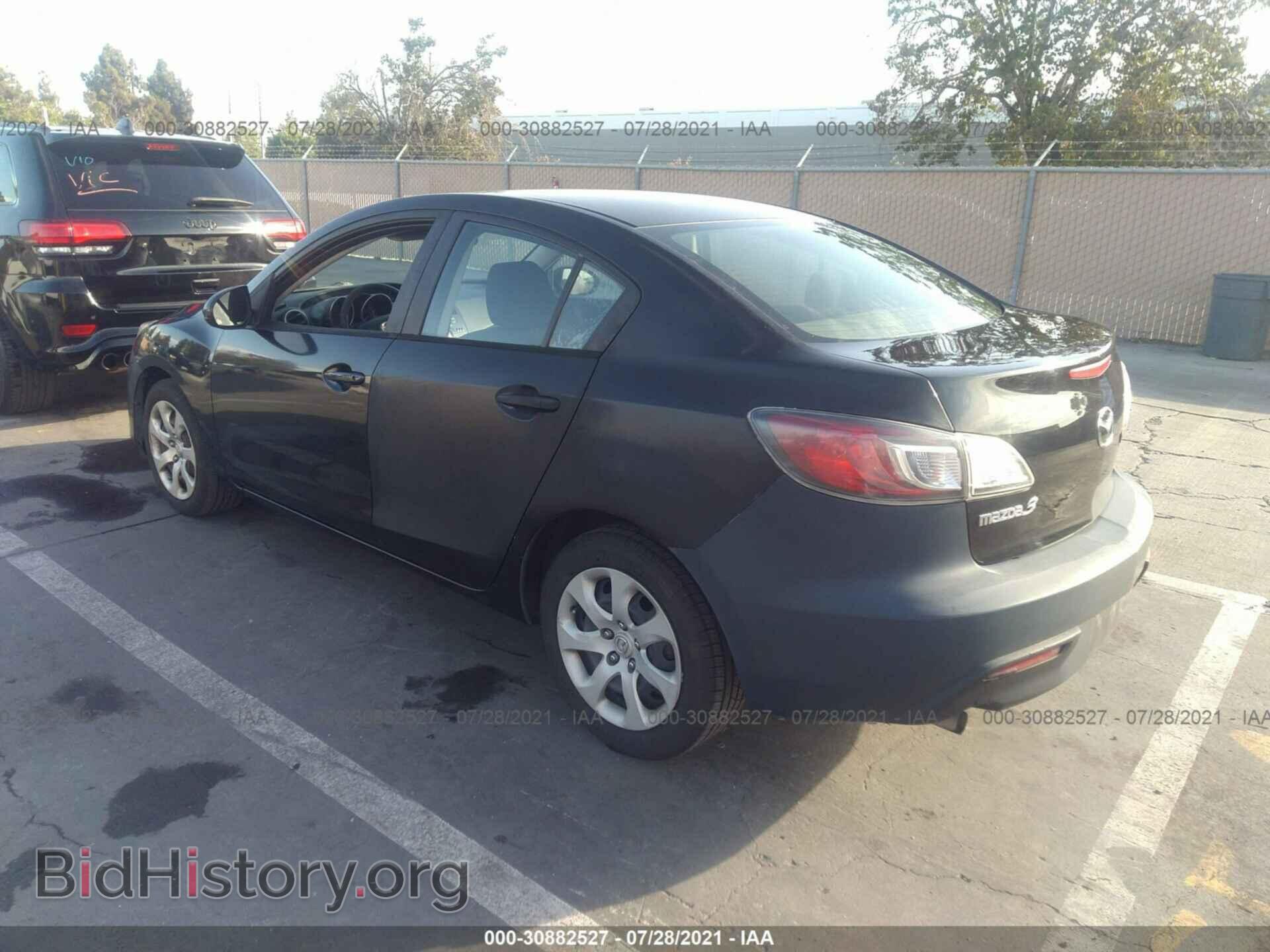2011 MAZDA MAZDA3 - VIN: JM1BL1UG5B1409055 - Фото 3
