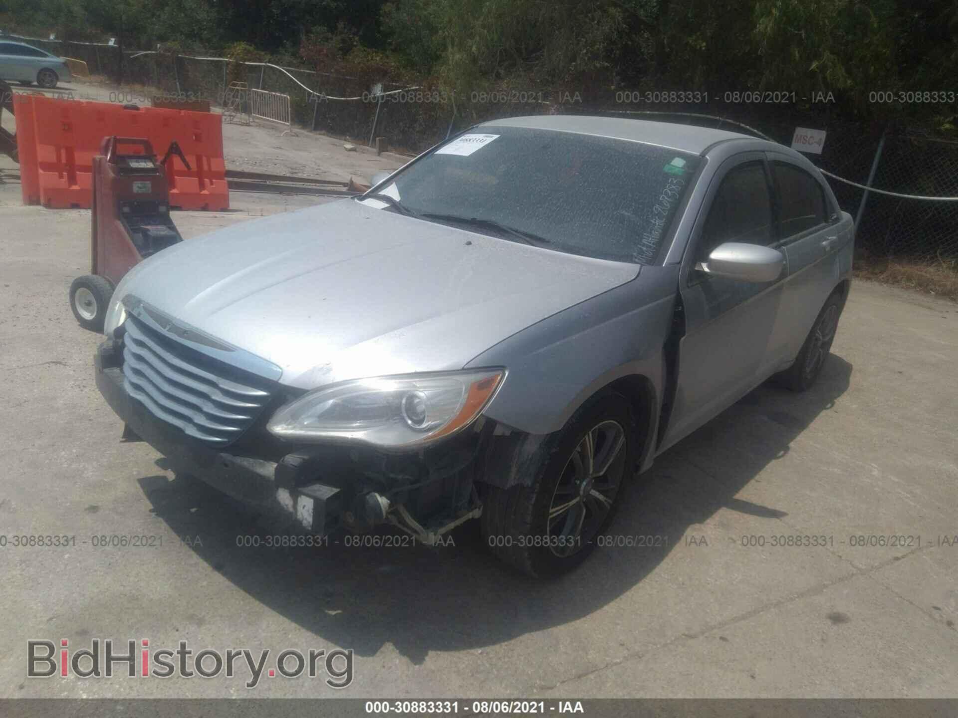 2012 CHRYSLER 200 - VIN: 1C3CCBAB4CN268383 - Фото 2