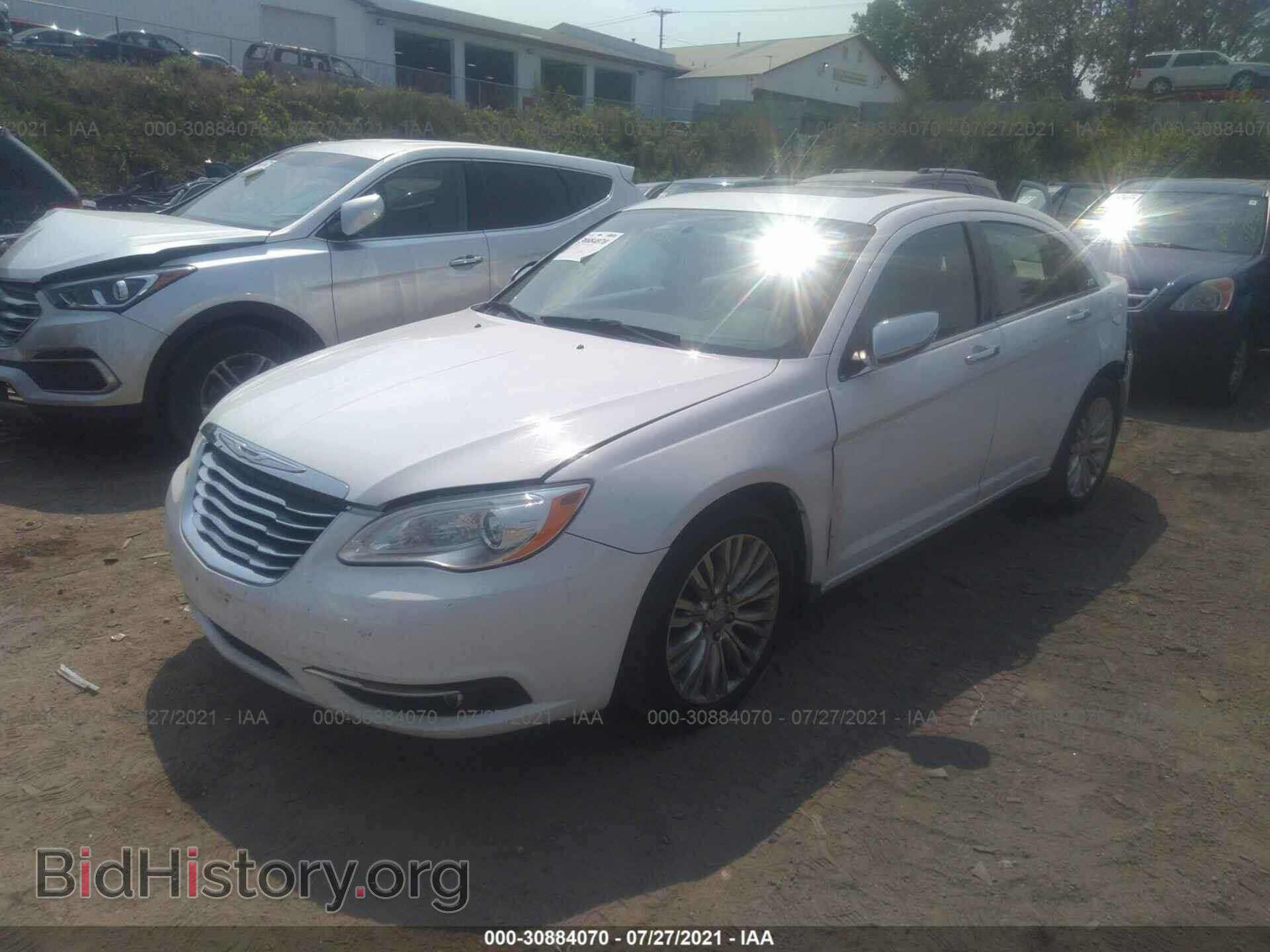2011 CHRYSLER 200 - VIN: 1C3BC2FG9BN571853 - Фото 2