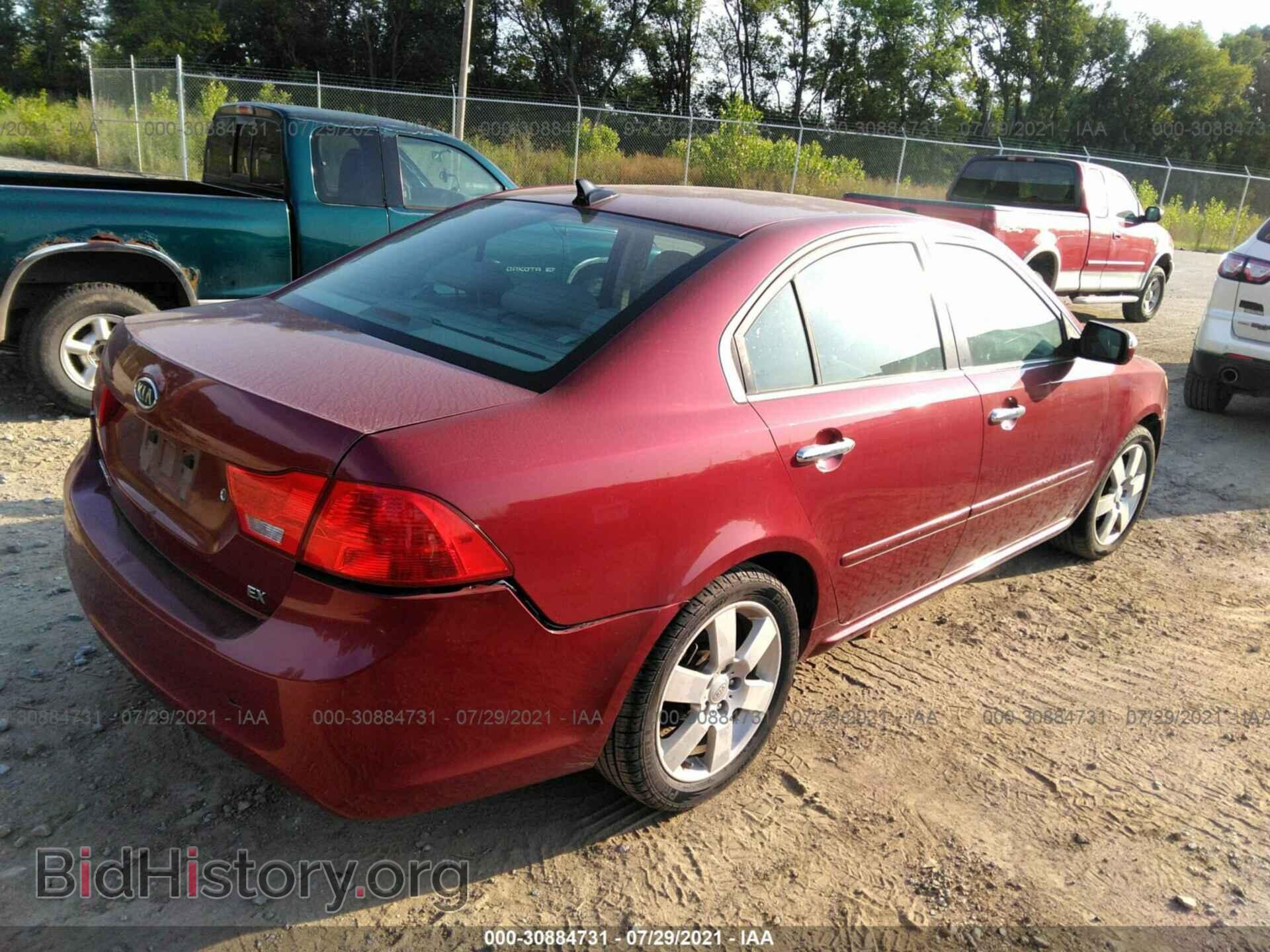 2009 KIA OPTIMA - VIN: KNAGE228295282931 - Фото 4