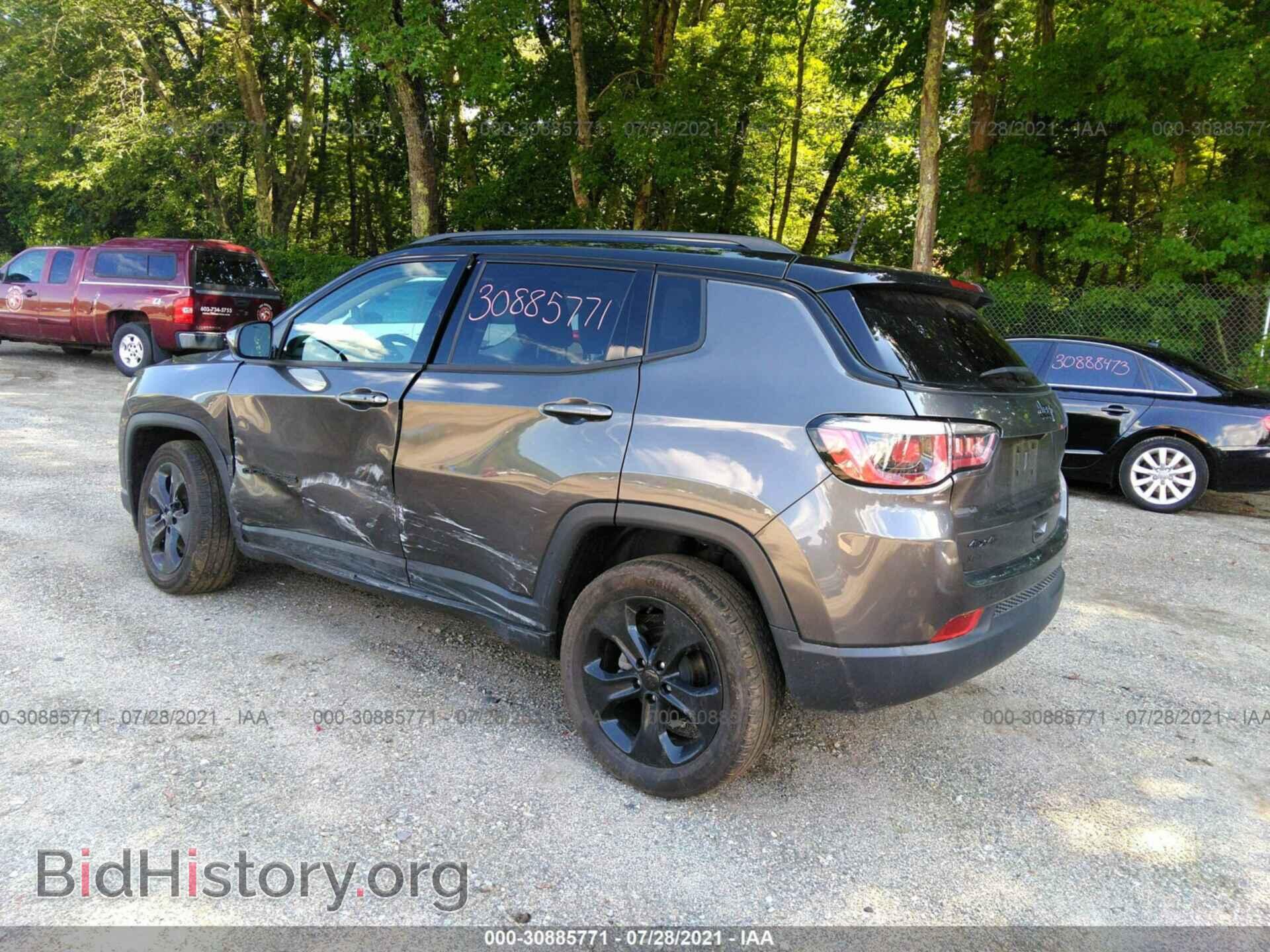 2019 JEEP COMPASS - VIN: 3C4NJDBB4KT653378 - Фото 3