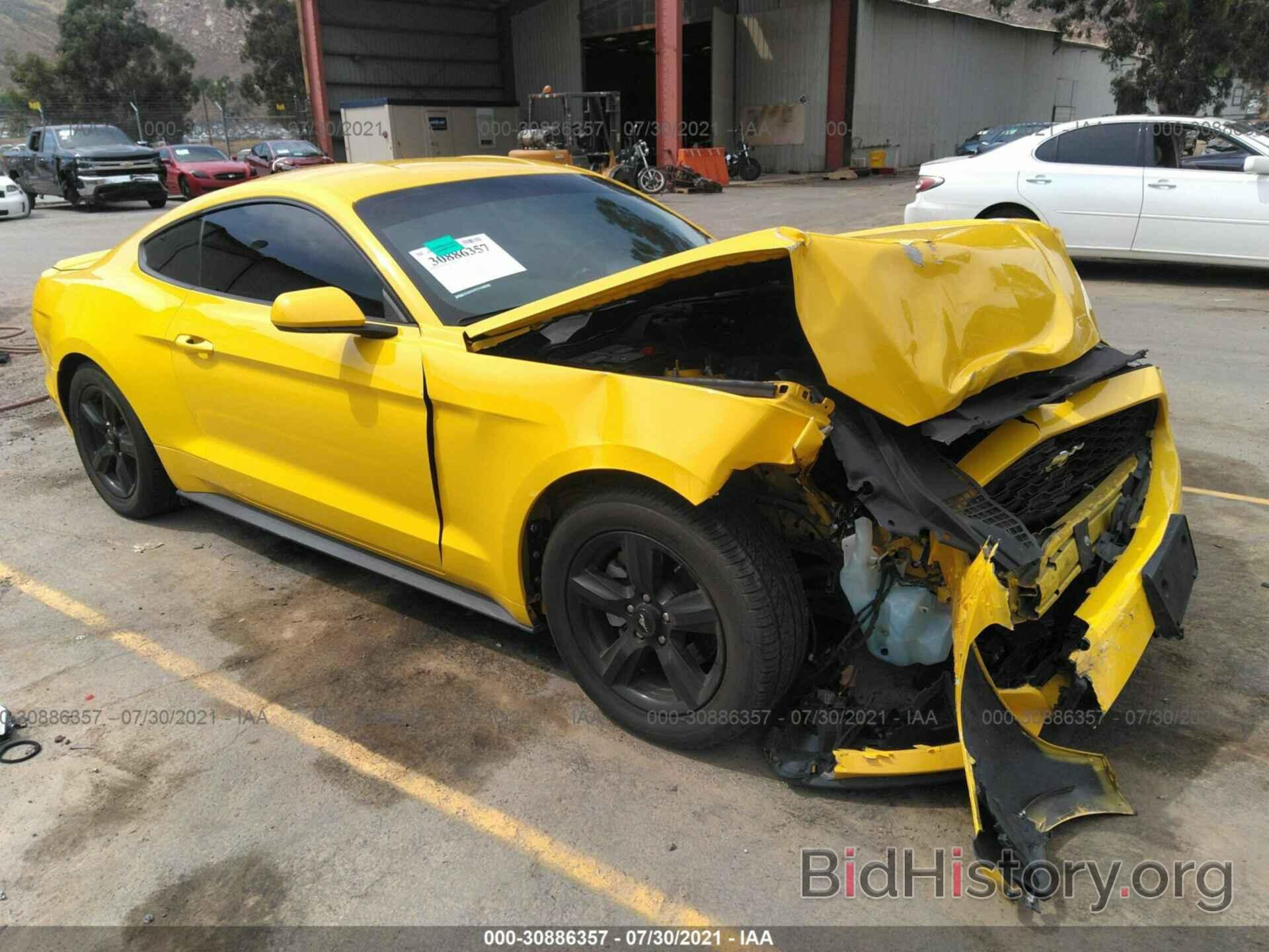 Photo 1FA6P8TH9F5426180 - FORD MUSTANG 2015
