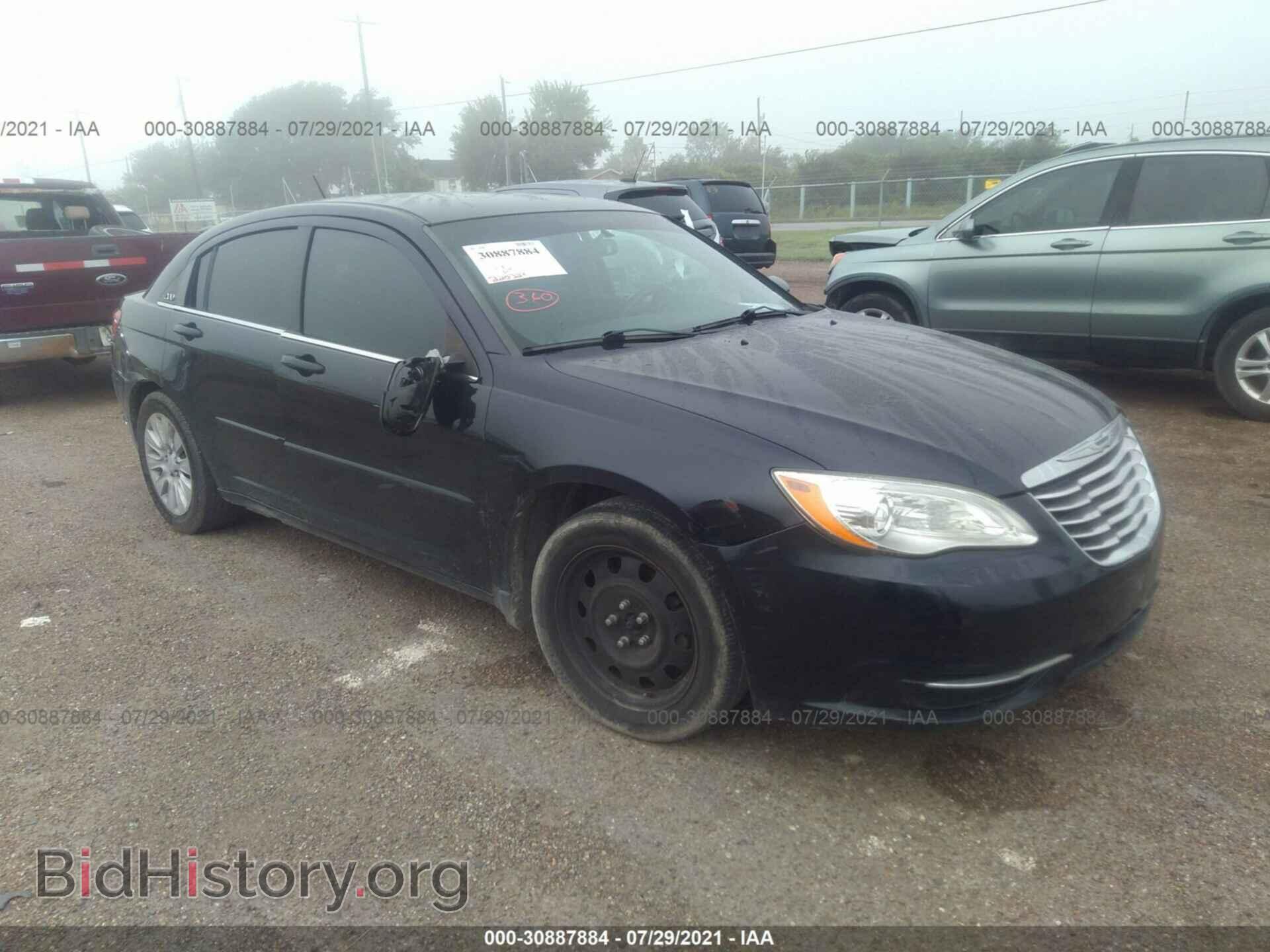 Photo 1C3BC4FB0BN558490 - CHRYSLER 200 2011