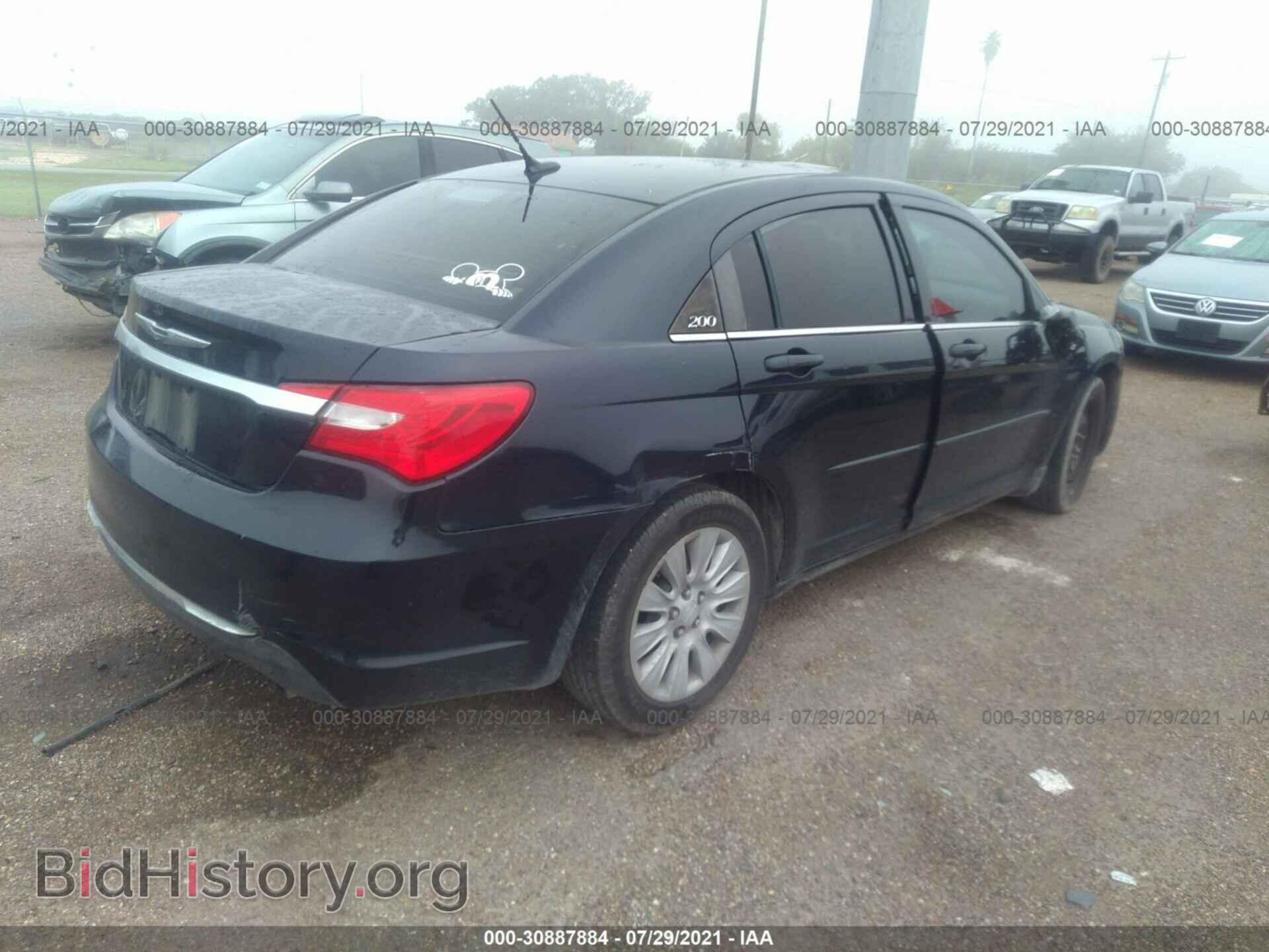 2011 CHRYSLER 200 - VIN: 1C3BC4FB0BN558490 - Фото 4