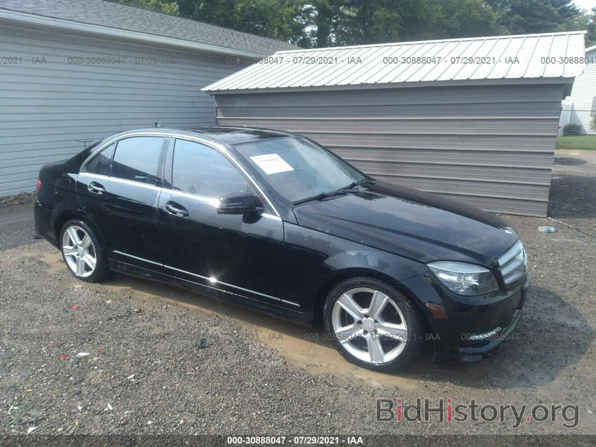 Photo WDDGF8BB1BR158748 - MERCEDES-BENZ C-CLASS 2011