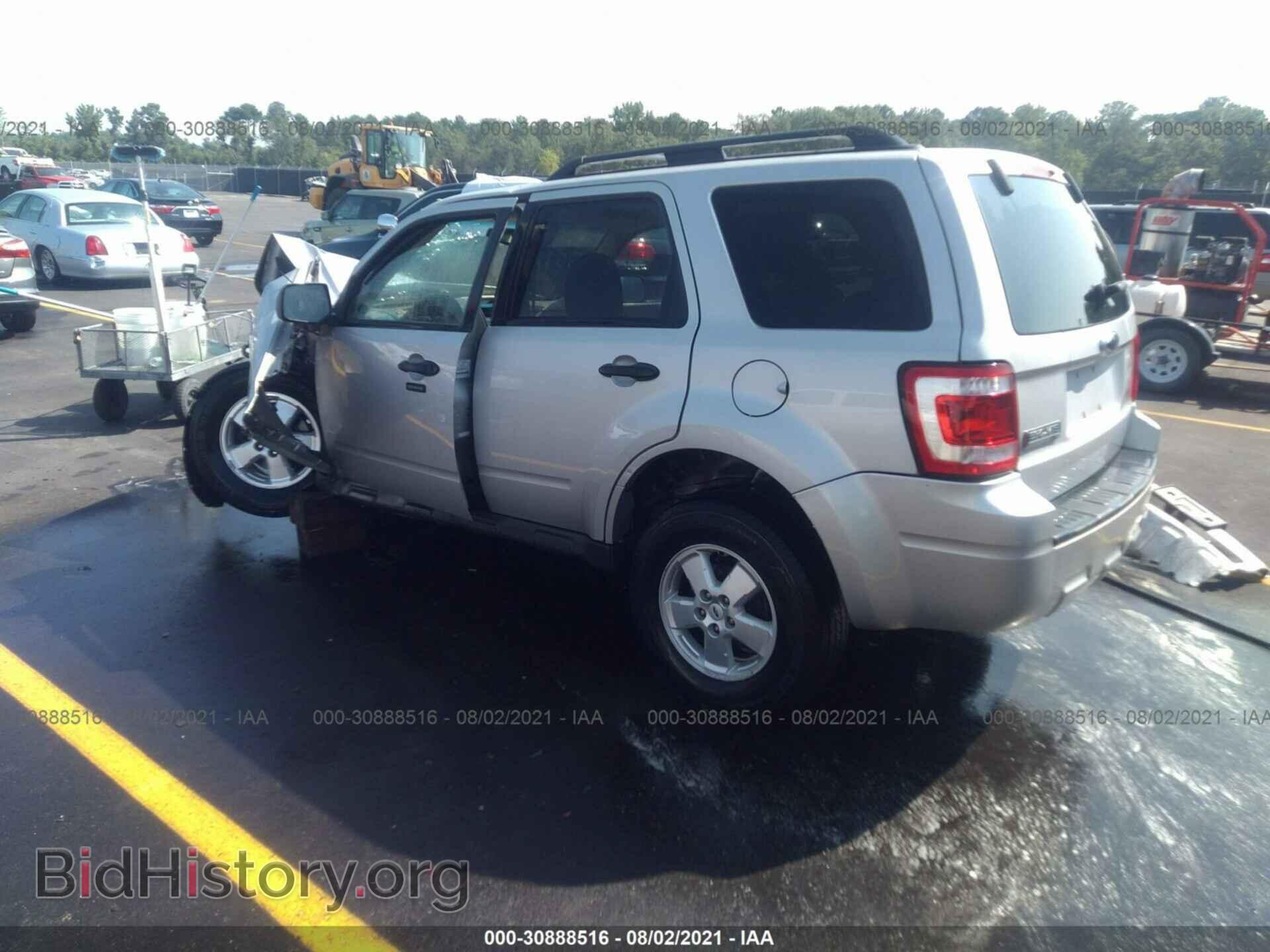 2009 FORD ESCAPE - VIN: 1FMCU03799KC81478 - Фото 3