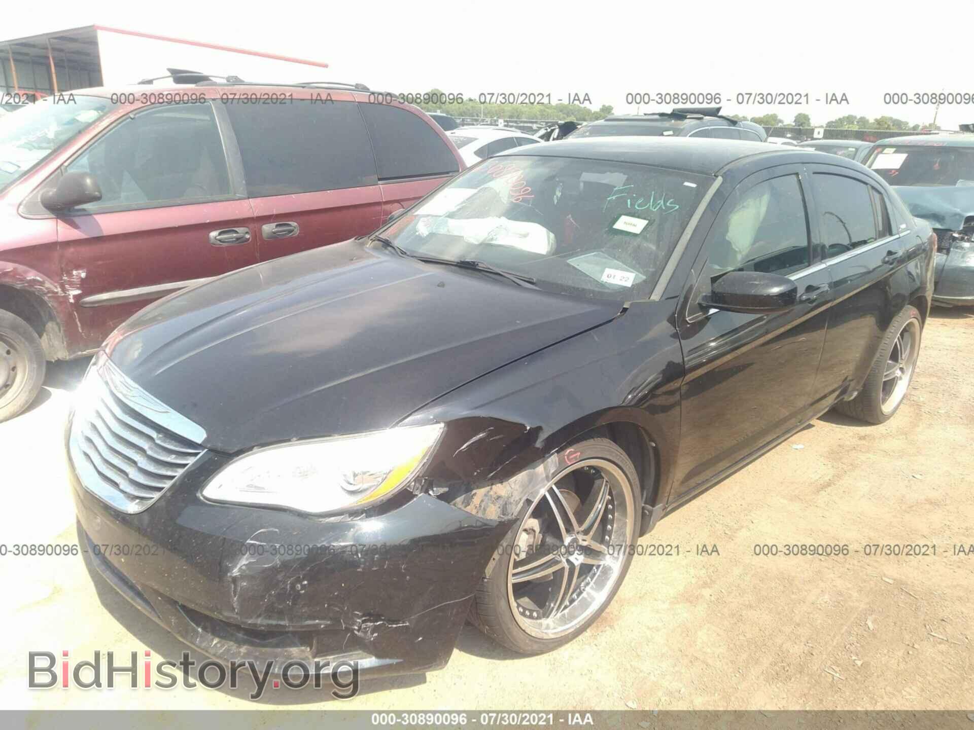 2013 CHRYSLER 200 - VIN: 1C3CCBAB3DN761487 - Photo 2
