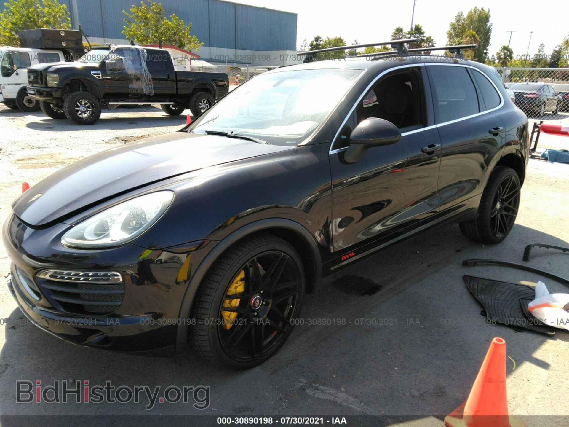 2012 PORSCHE CAYENNE - VIN: WP1AB2A2XCLA43739 - Photo 2