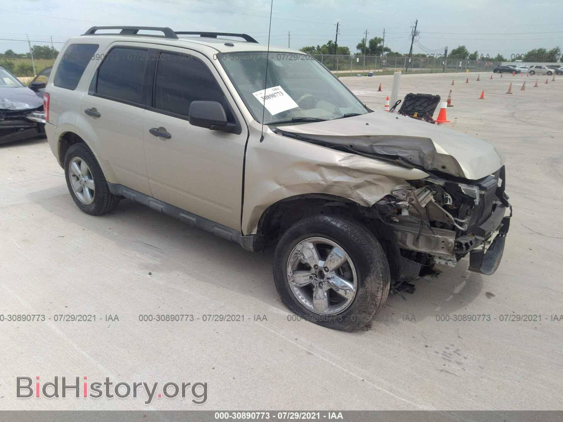Фотография 1FMCU0D71BKC17410 - FORD ESCAPE 2011