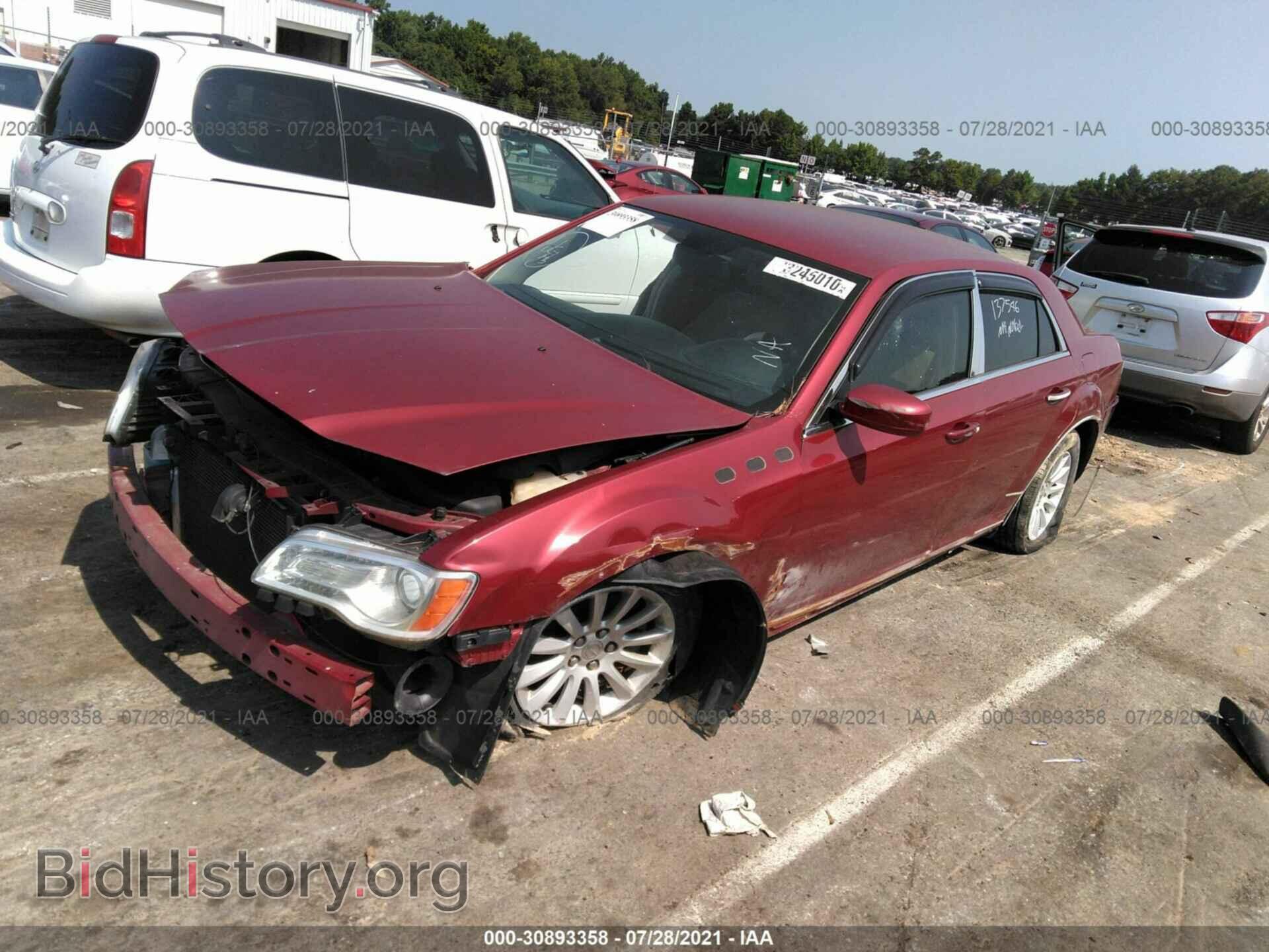 2012 CHRYSLER 300 - VIN: 2C3CCAAGXCH161725 - Фото 2