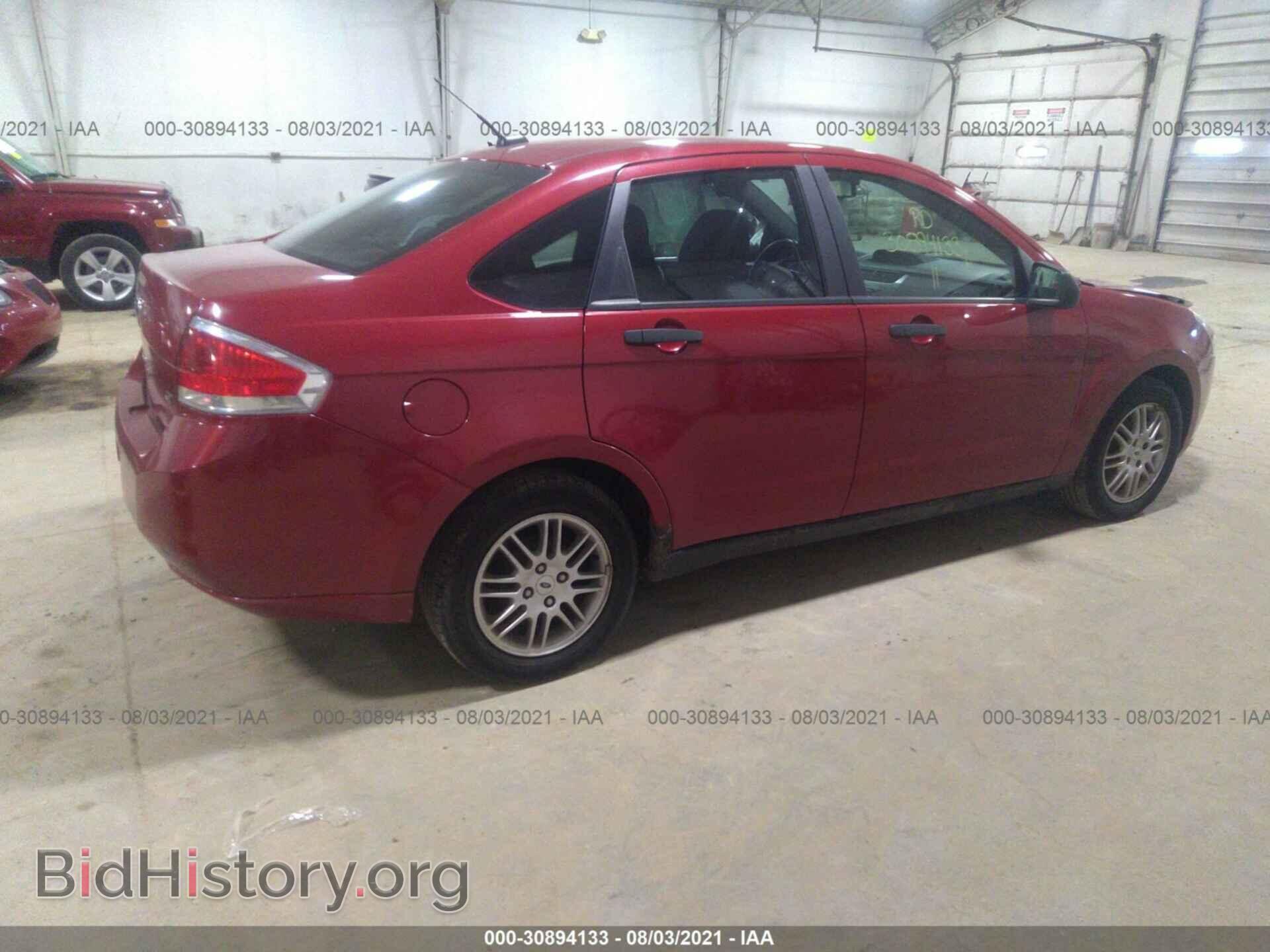 2011 FORD FOCUS - VIN: 1FAHP3FN2BW121332 - Photo 4