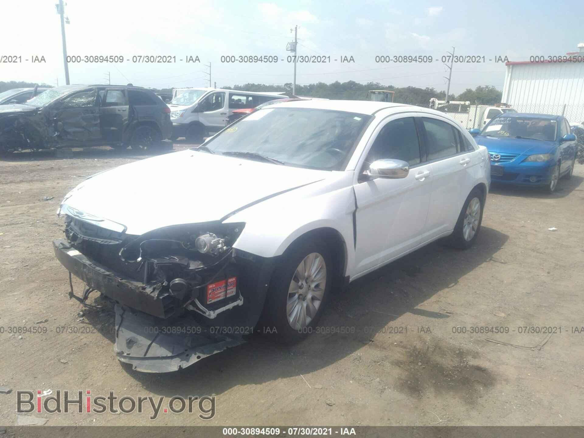 2014 CHRYSLER 200 - VIN: 1C3CCBAB8EN142417 - Фото 2