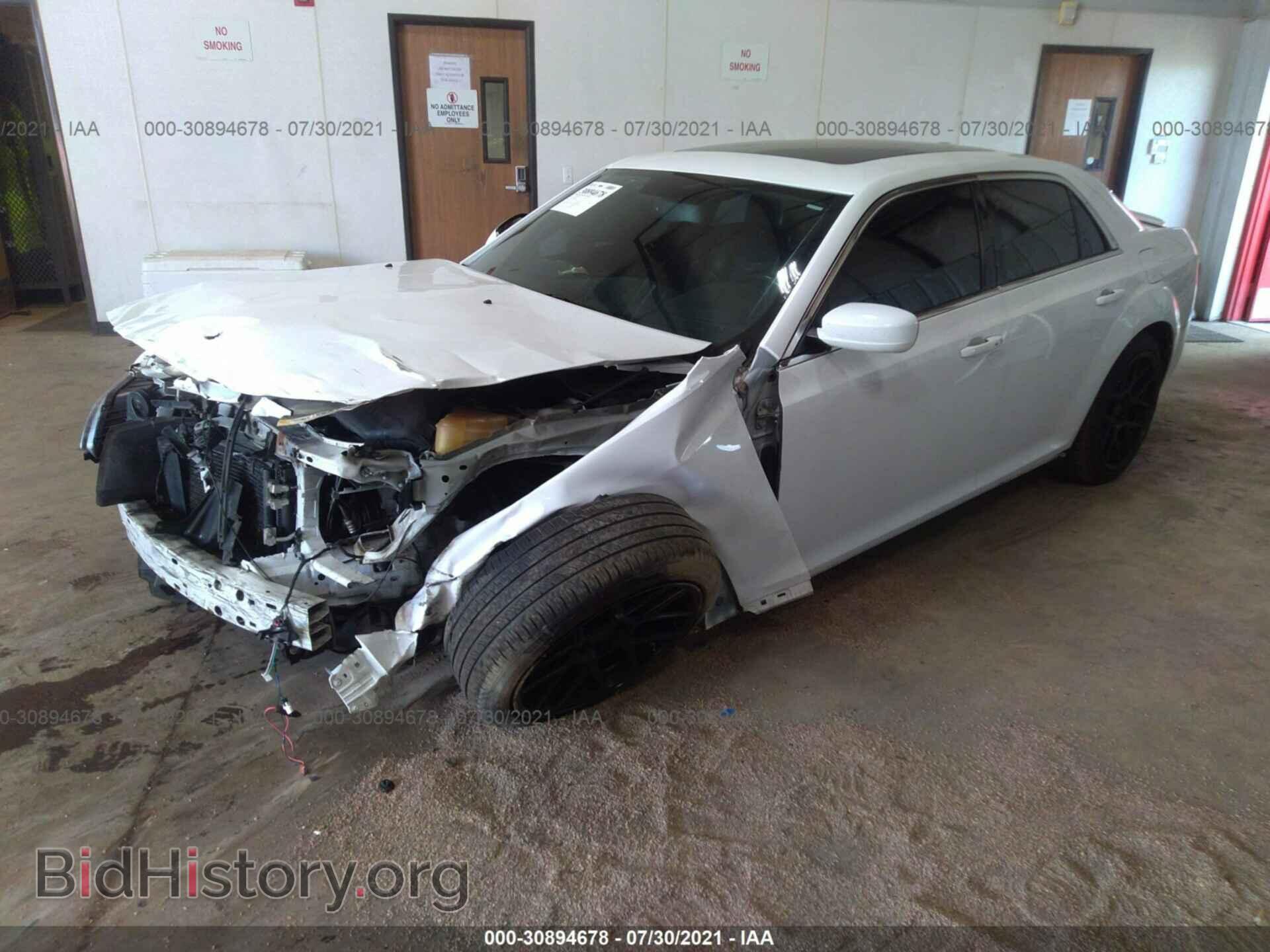 2013 CHRYSLER 300 - VIN: 2C3CCABG9DH505125 - Фото 2