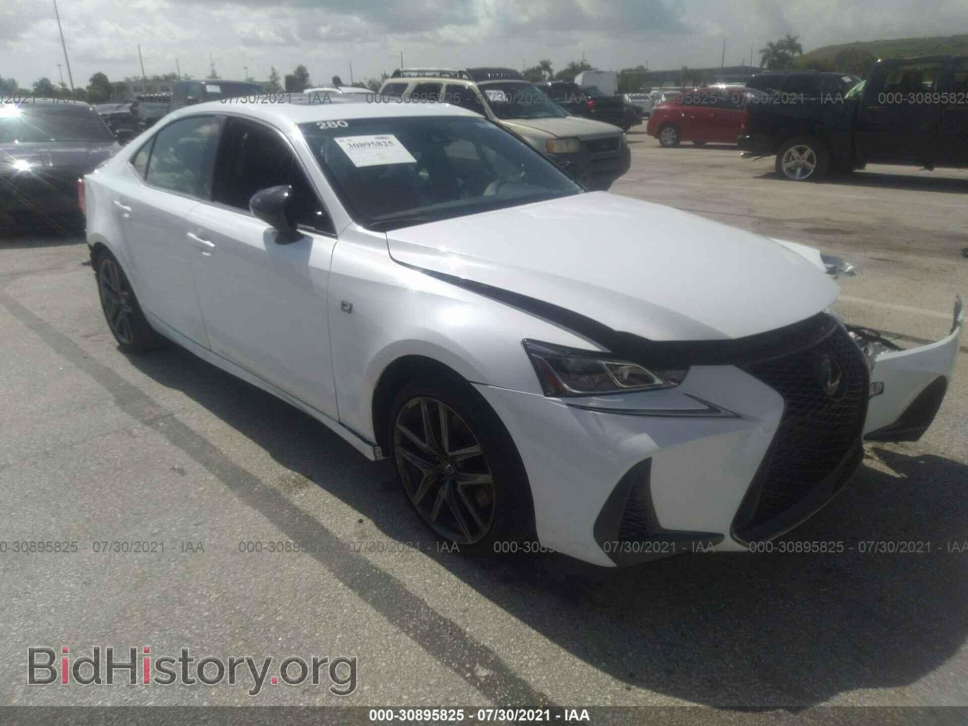 Photo JTHGA1D22L5108610 - LEXUS IS 2020