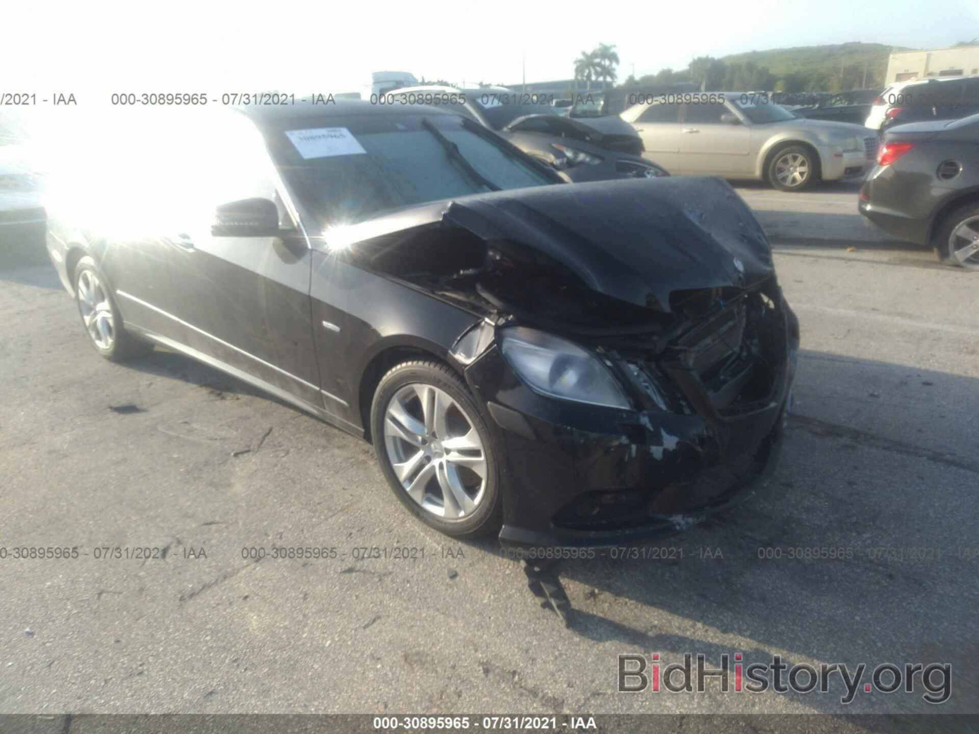 Photo WDDHF2EB3BA401634 - MERCEDES-BENZ E-CLASS 2011