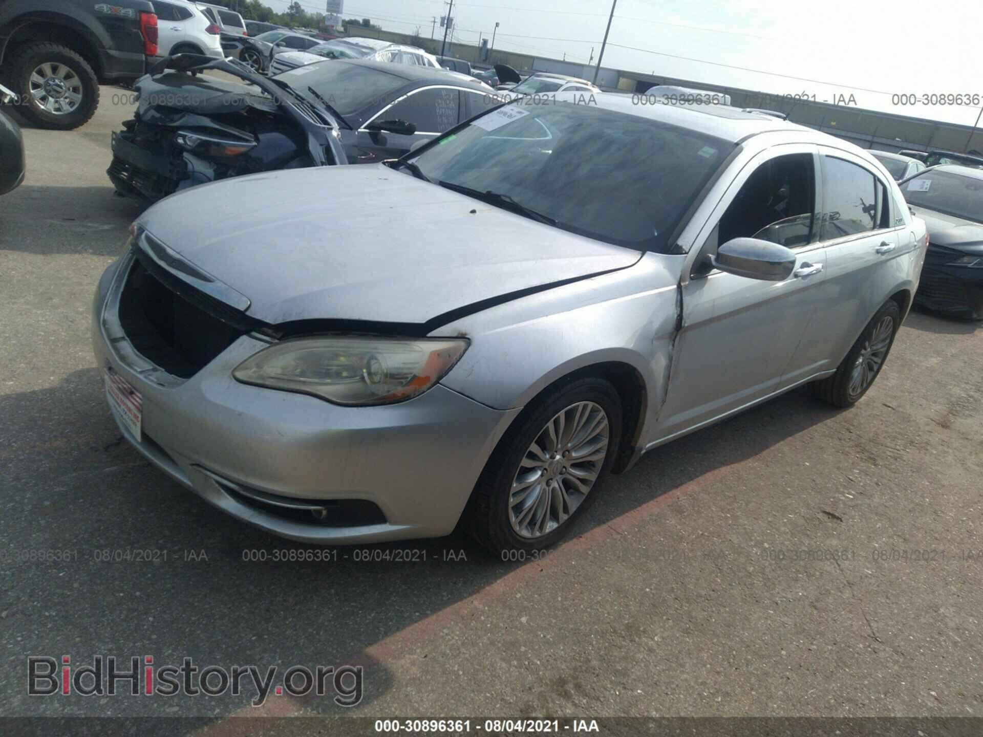 2011 CHRYSLER 200 - VIN: 1C3BC2FB0BN500724 - Фото 2