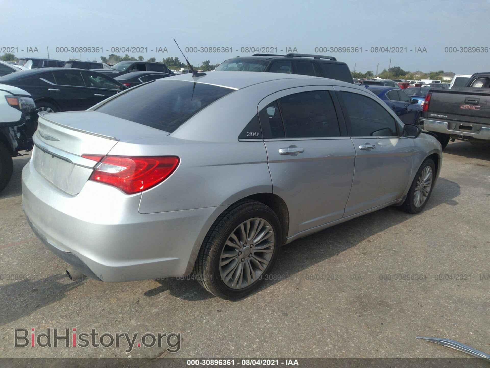 2011 CHRYSLER 200 - VIN: 1C3BC2FB0BN500724 - Фото 4