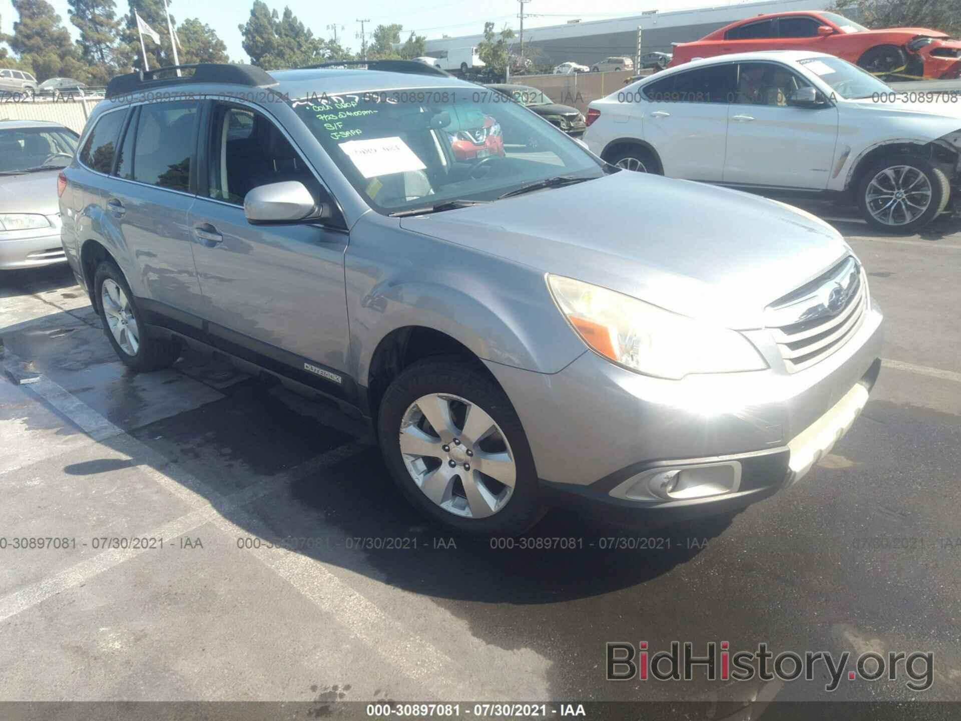 Photo 4S4BRDLC5B2420402 - SUBARU OUTBACK 2011