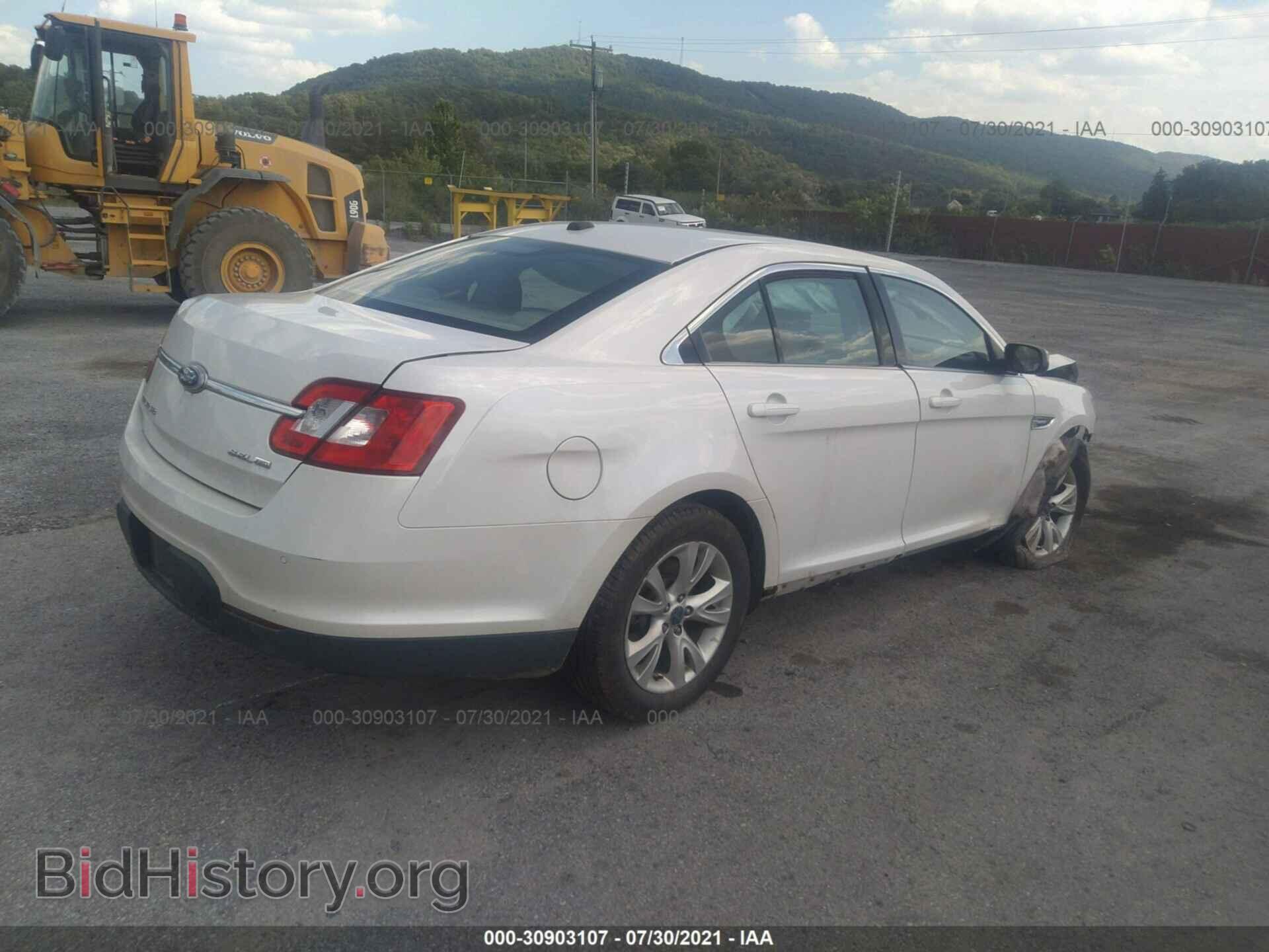 2011 FORD TAURUS - VIN: 1FAHP2HW0BG100408 - Фото 4
