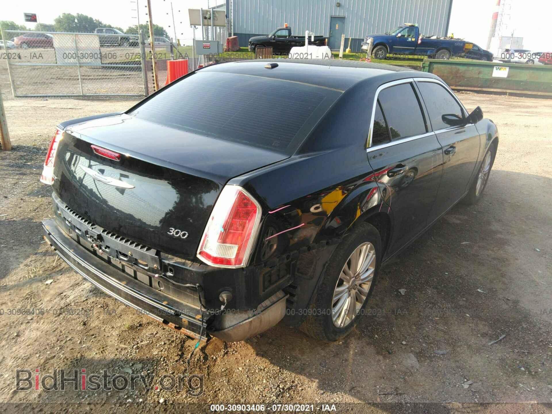2014 CHRYSLER 300 - VIN: 2C3CCARG2EH381741 - Photo 4