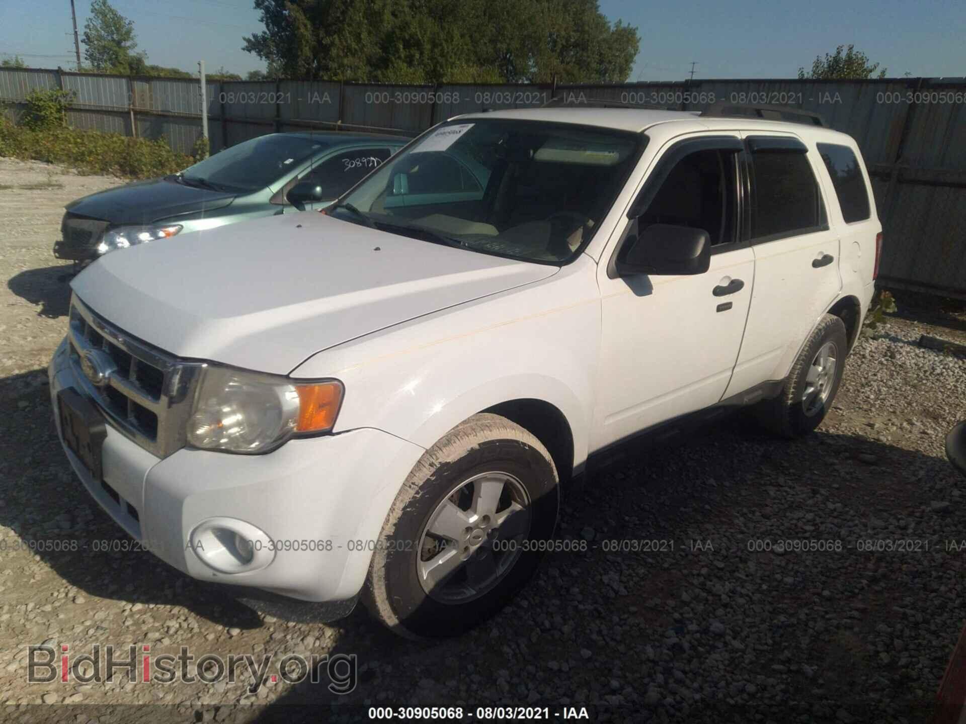 2011 FORD ESCAPE - VIN: 1FMCU0D76BKB79818 - Фото 2