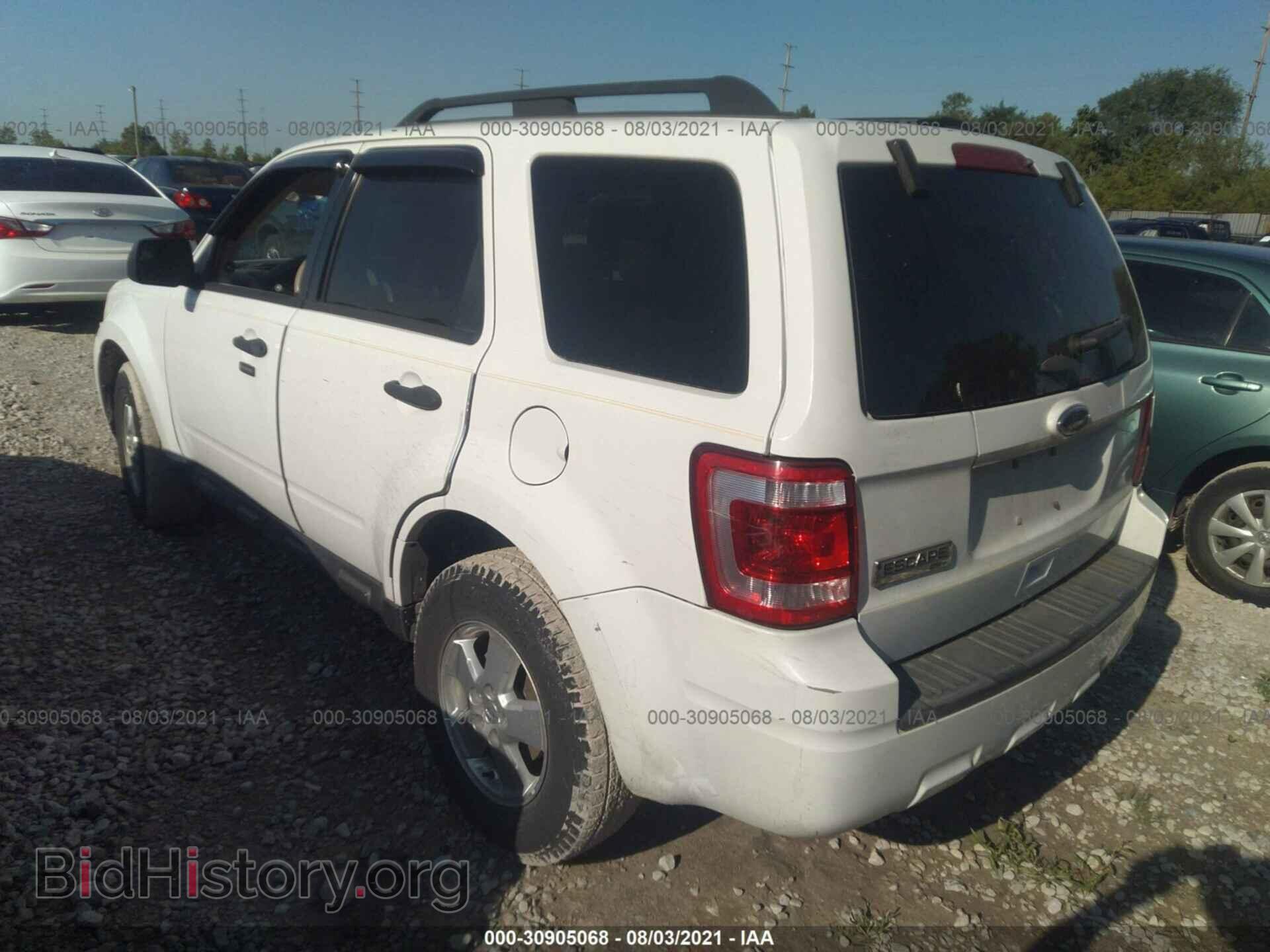 2011 FORD ESCAPE - VIN: 1FMCU0D76BKB79818 - Фото 3