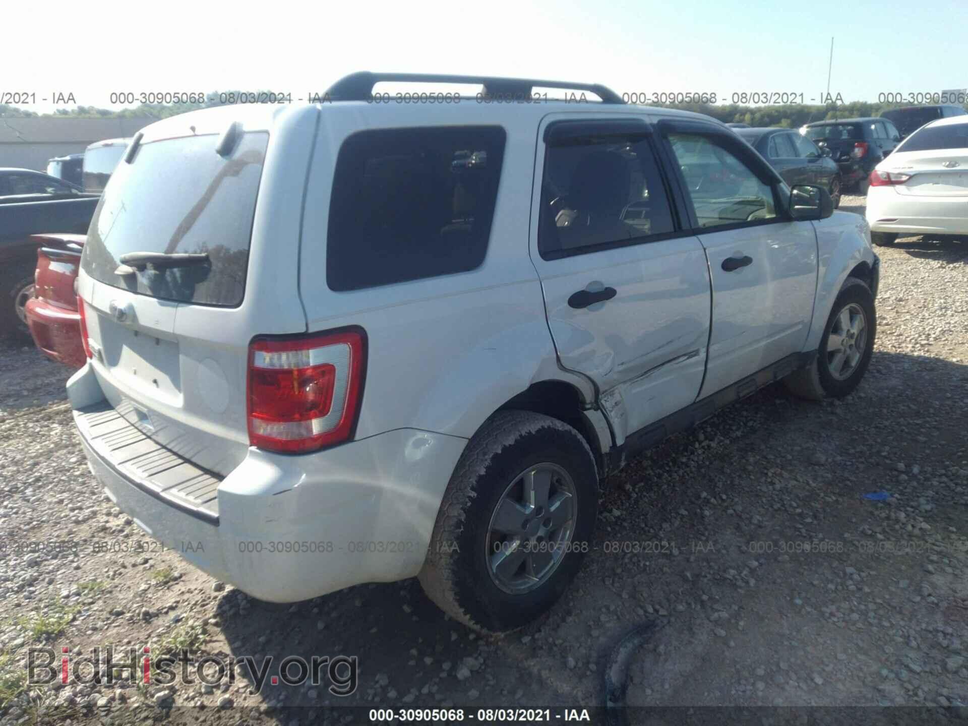 2011 FORD ESCAPE - VIN: 1FMCU0D76BKB79818 - Фото 4