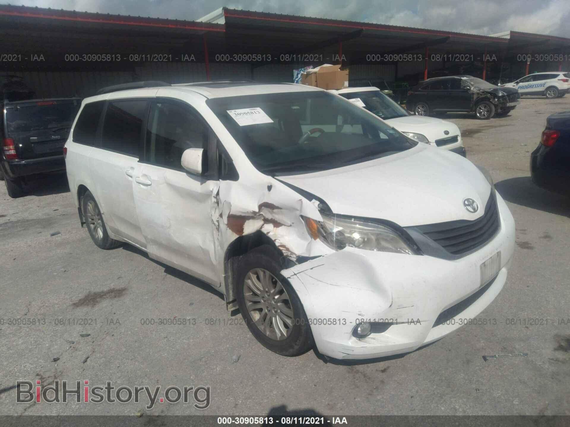 Фотография 5TDYK3DC3DS368131 - TOYOTA SIENNA 2013