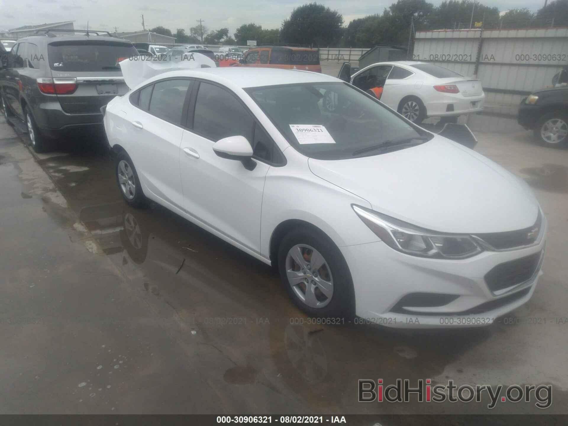 Photo 1G1BC5SM2H7215677 - CHEVROLET CRUZE 2017