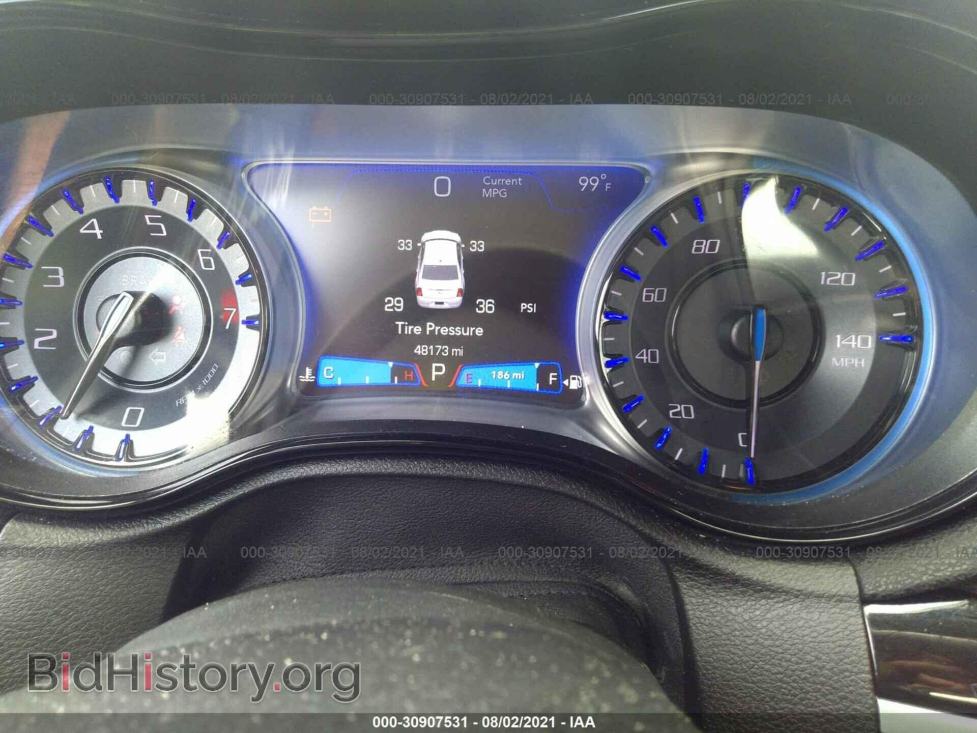 2019 CHRYSLER 300 - VIN: 2C3CCABG9KH697773 - Фото 7