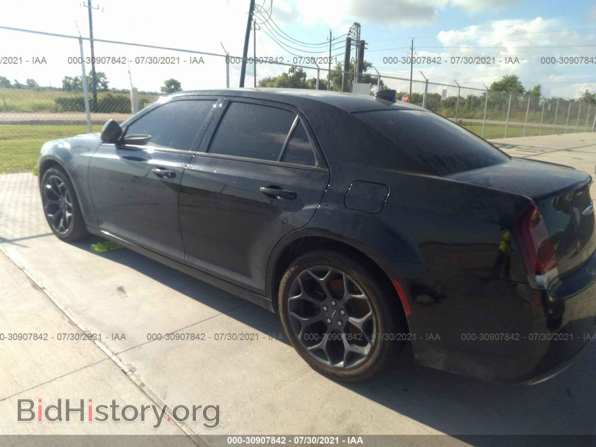 2019 CHRYSLER 300 - VIN: 2C3CCABG6KH722418 - Фото 3