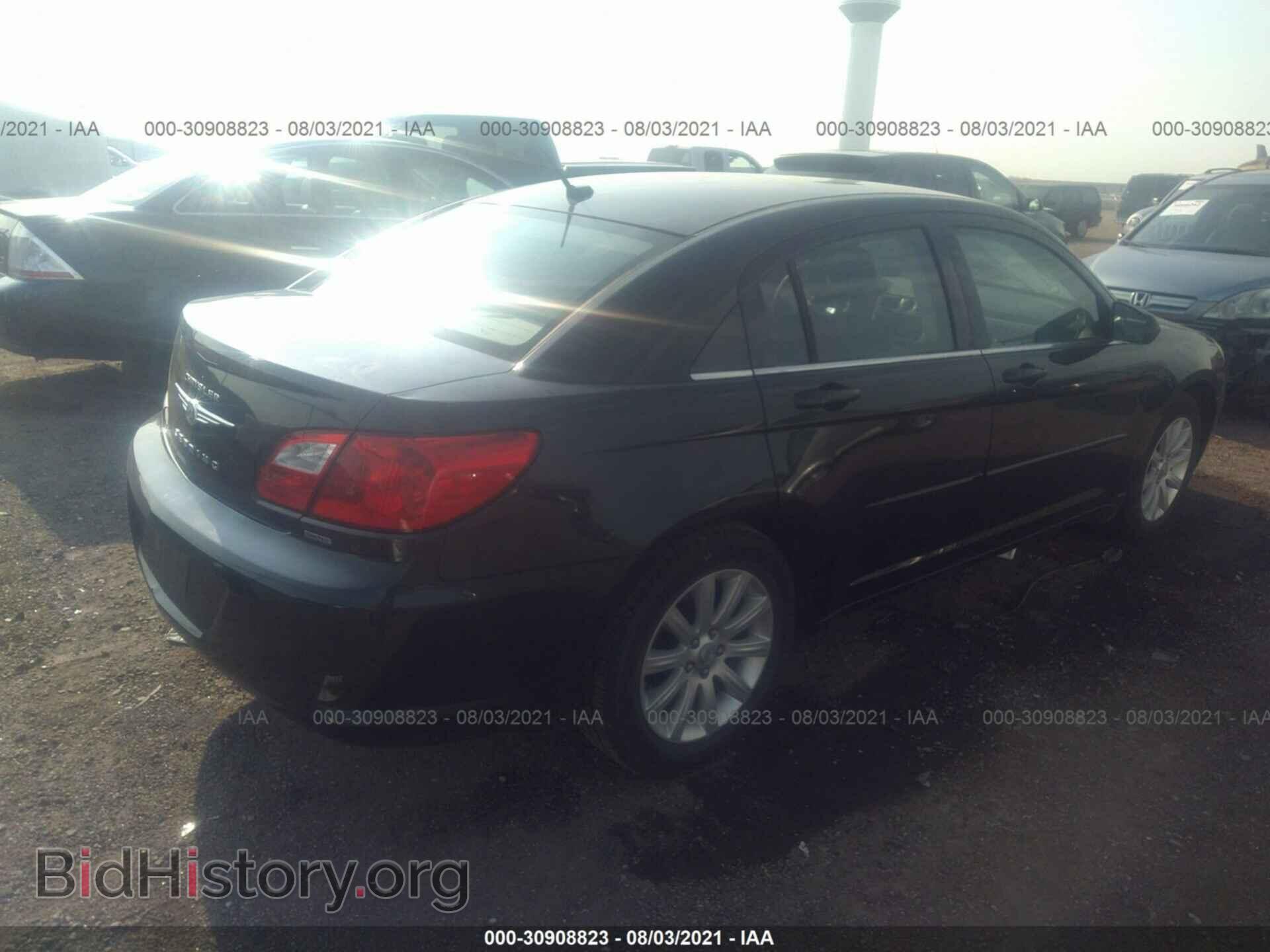 2010 CHRYSLER SEBRING - VIN: 1C3CC5FB4AN162300 - Фото 4