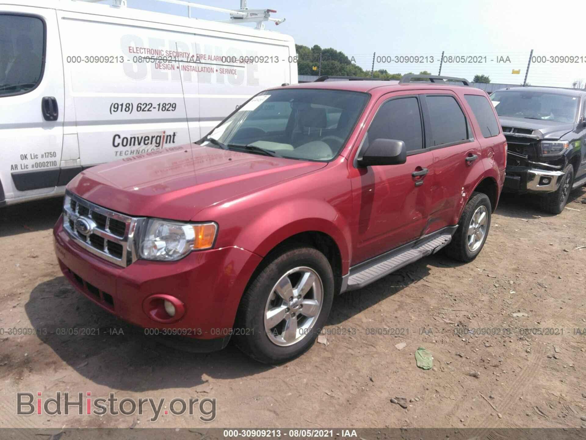 2011 FORD ESCAPE - VIN: 1FMCU0D76BKC36261 - Фото 2