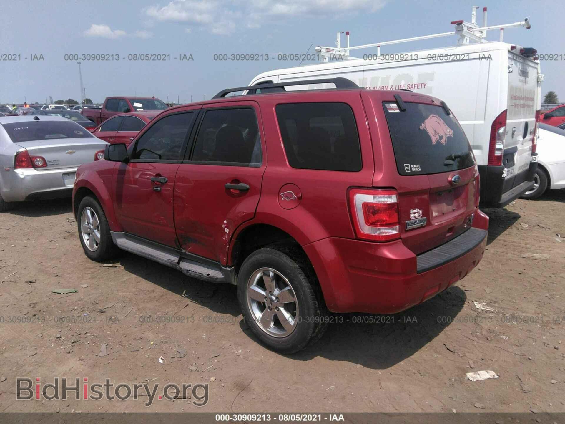 2011 FORD ESCAPE - VIN: 1FMCU0D76BKC36261 - Фото 3