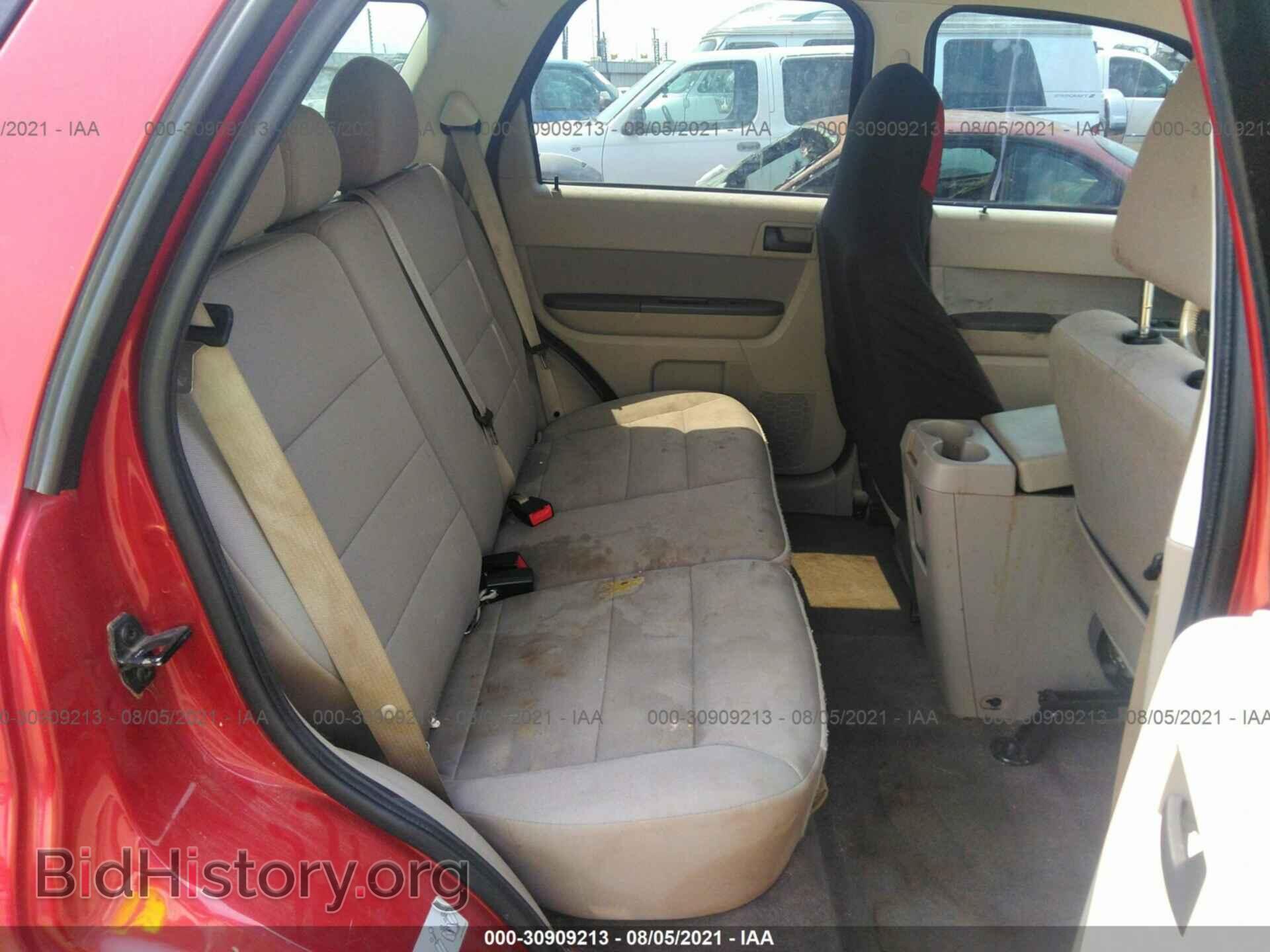 2011 FORD ESCAPE - VIN: 1FMCU0D76BKC36261 - Фото 8
