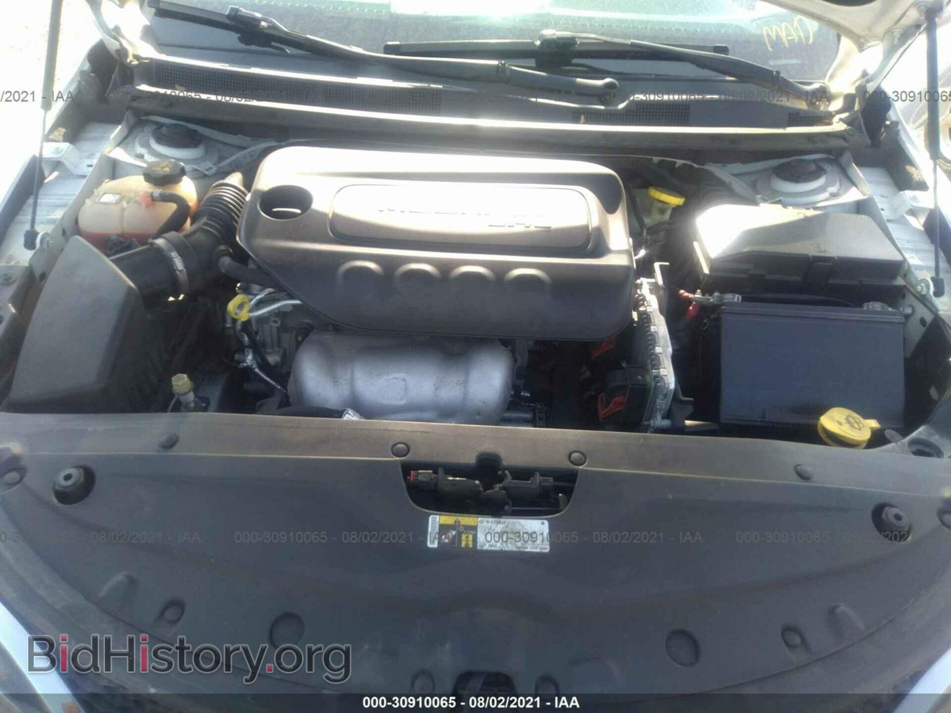2015 CHRYSLER 200 - VIN: 1C3CCCAB9FN588714 - Фото 10