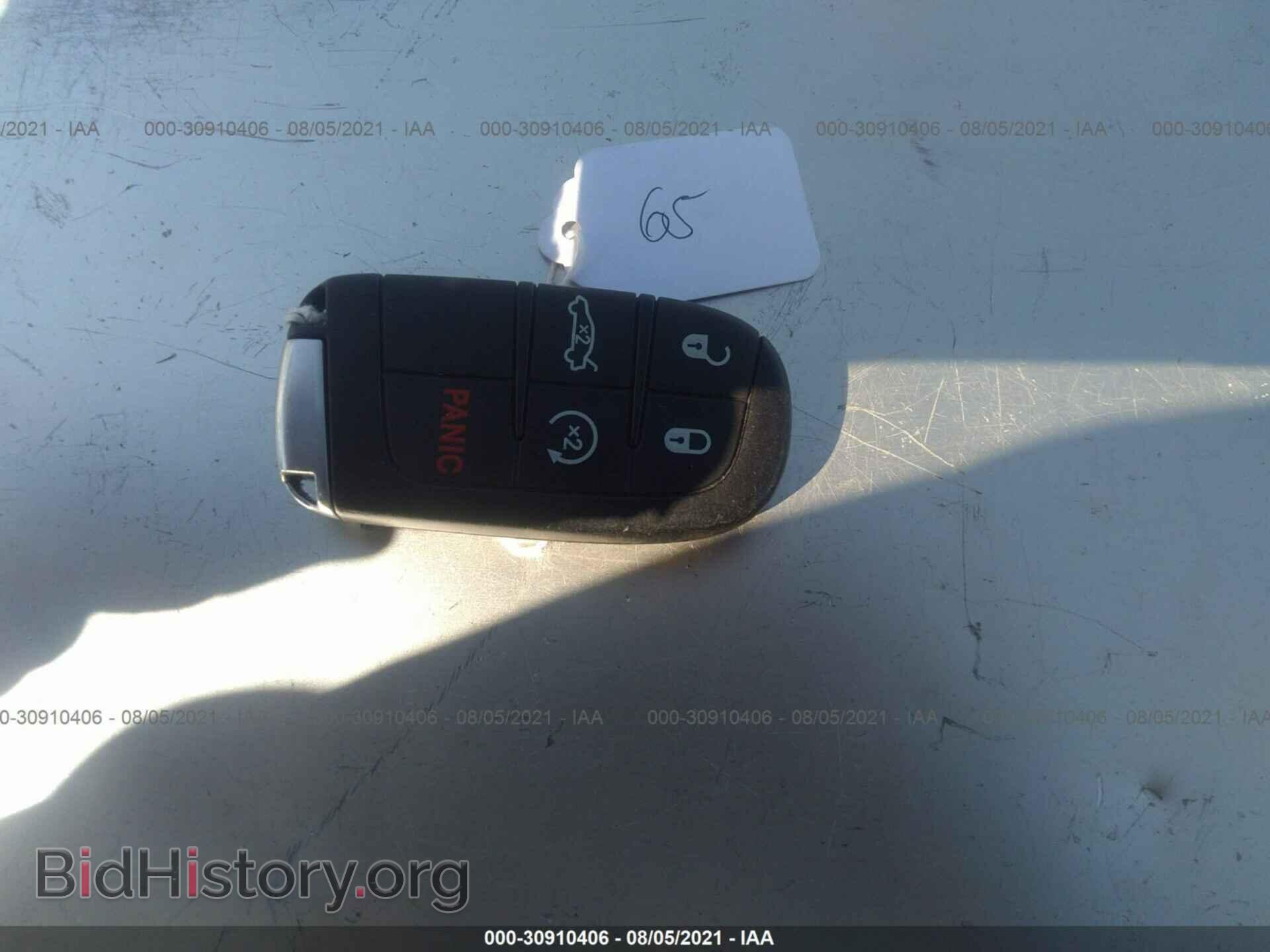 2019 CHRYSLER 300 - VIN: 2C3CCAEG0KH609513 - Фото 11