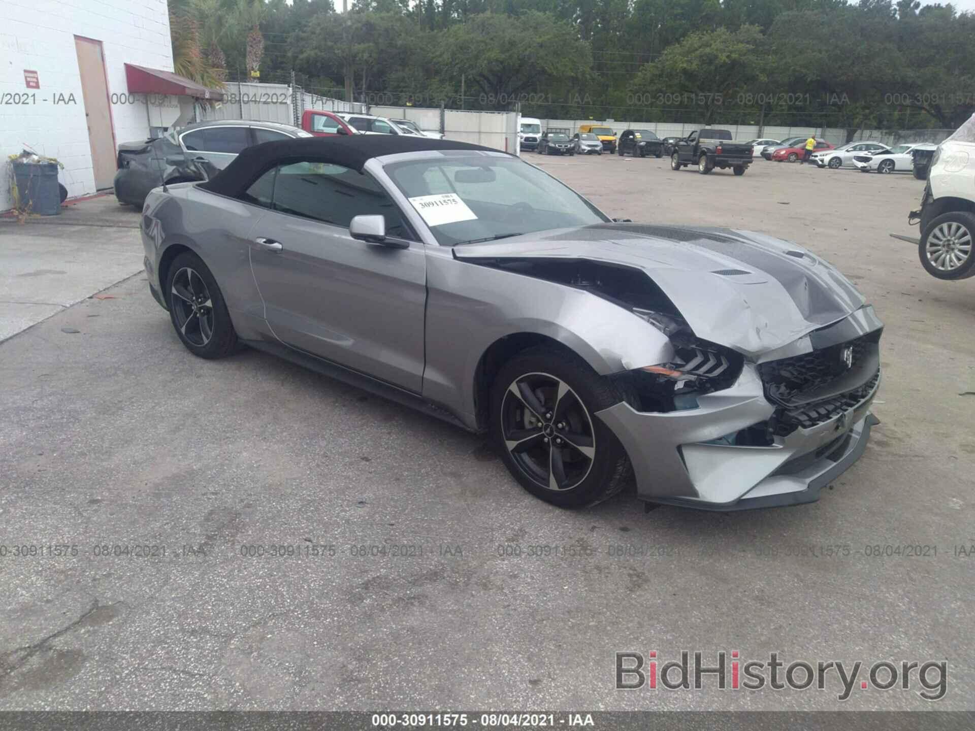 Photo 1FATP8UH7L5142088 - FORD MUSTANG 2020