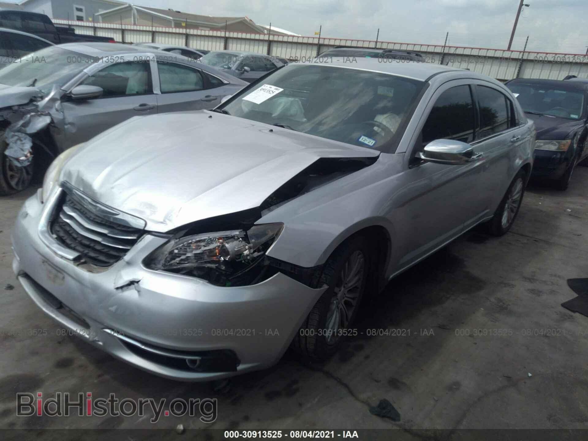2011 CHRYSLER 200 - VIN: 1C3BC2FB4BN501133 - Фото 2