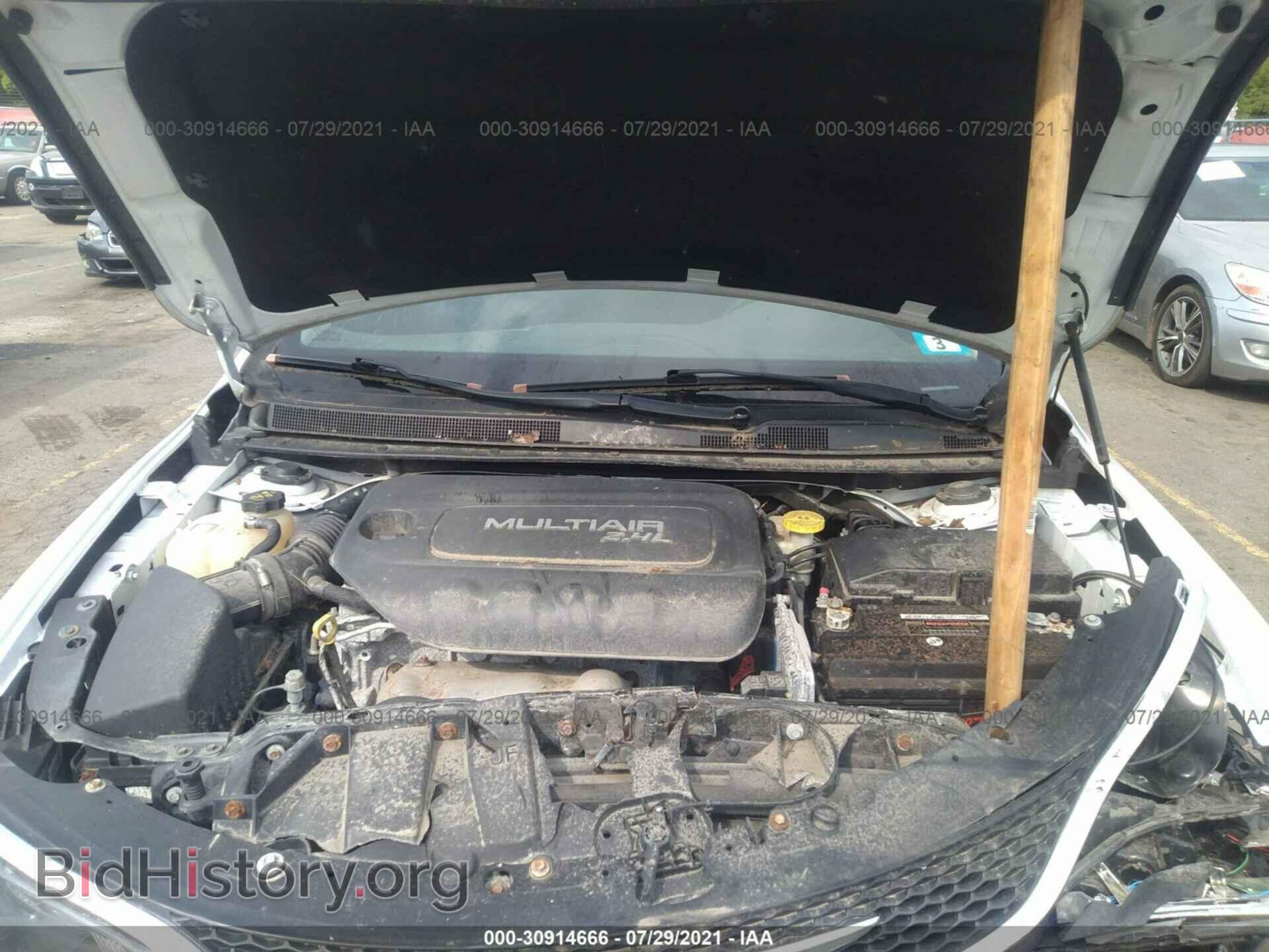 2015 CHRYSLER 200 - VIN: 1C3CCCAB3FN637972 - Photo 10