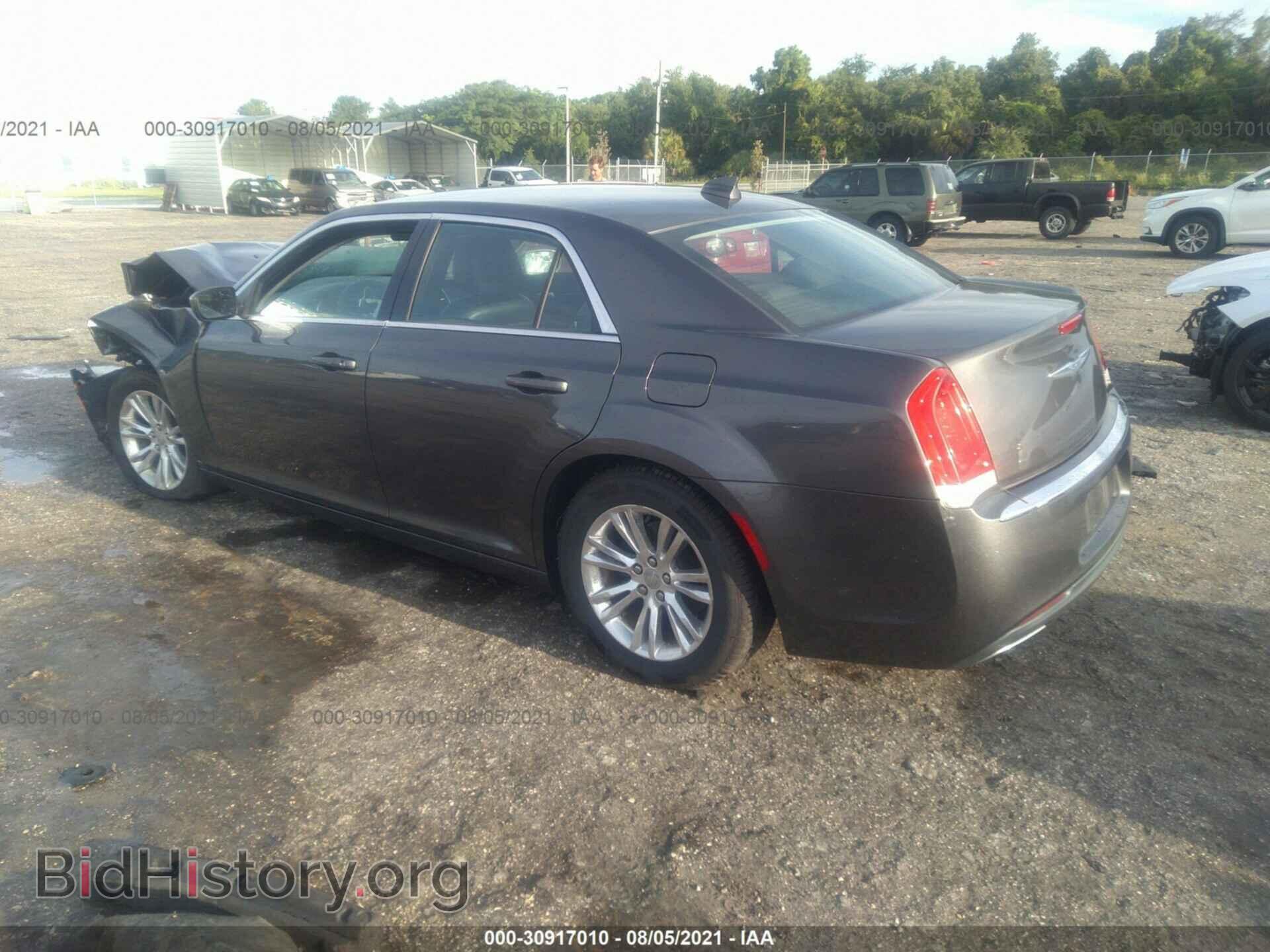 2017 CHRYSLER 300 - VIN: 2C3CCAAG4HH577003 - Фото 3