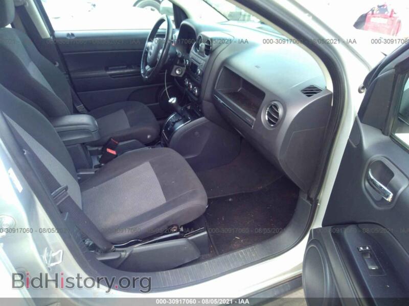 2011 Jeep COMPASS (VIN 1J4NF1FBXBD210923) — photo 5 of 11